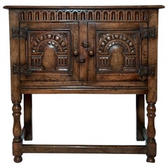 Antico mobile inglese in Oak intagliato, 1890-1900 circa
