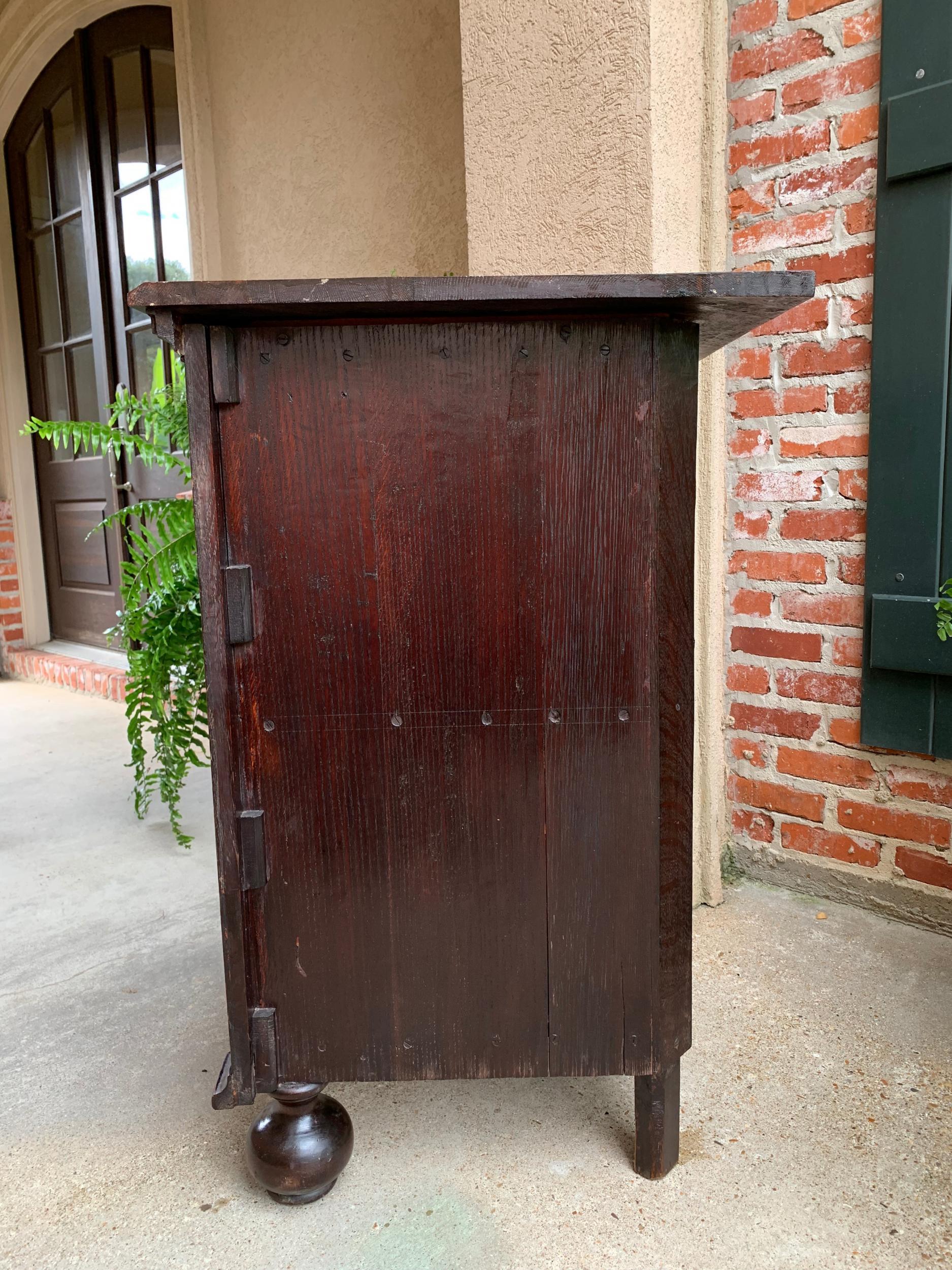 Antique English Carved Oak Corner Cabinet Marquetry Side Table 19th Century For Sale 5