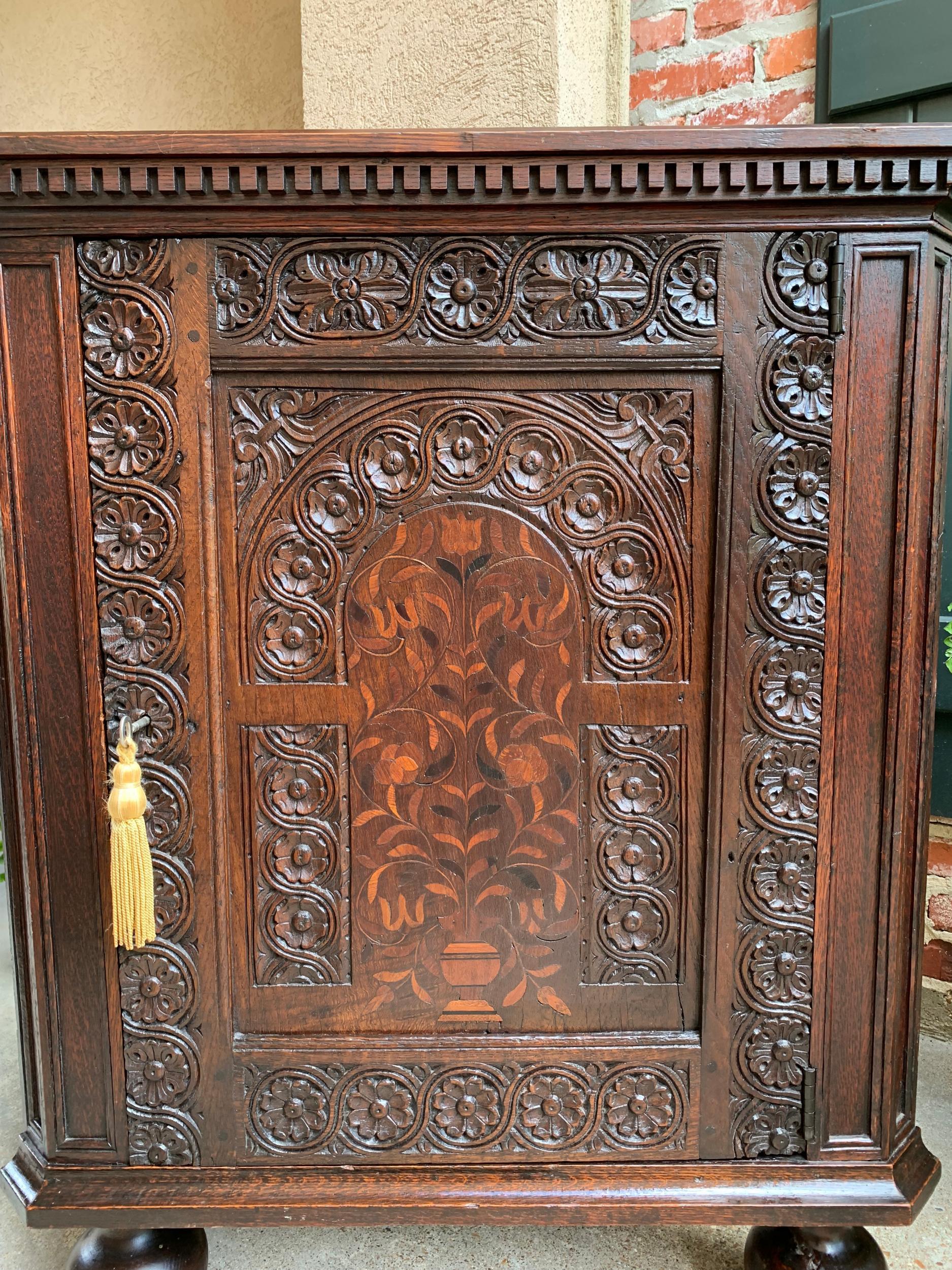 Antique English Carved Oak Corner Cabinet Marquetry Side Table 19th Century For Sale 9