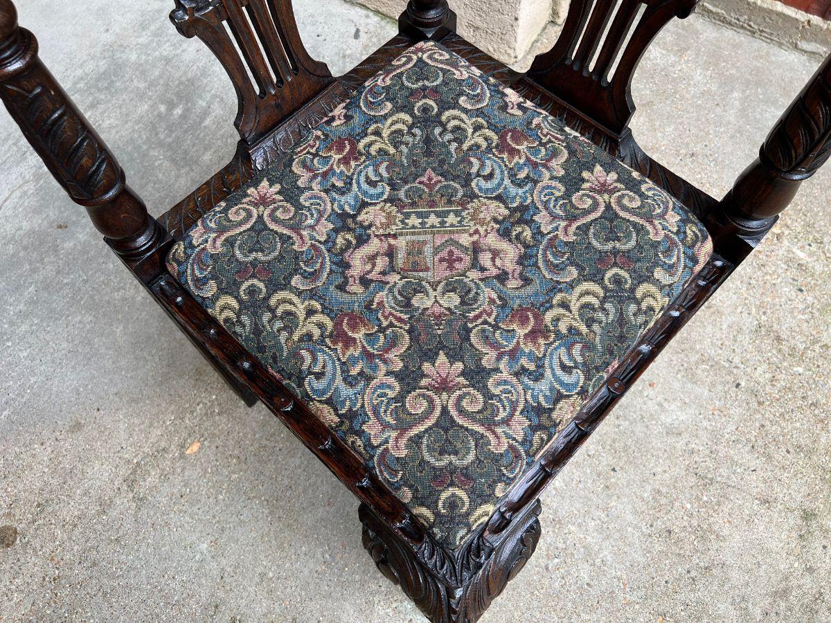 Antique English Carved Oak Corner Chair Renaissance For Sale 4