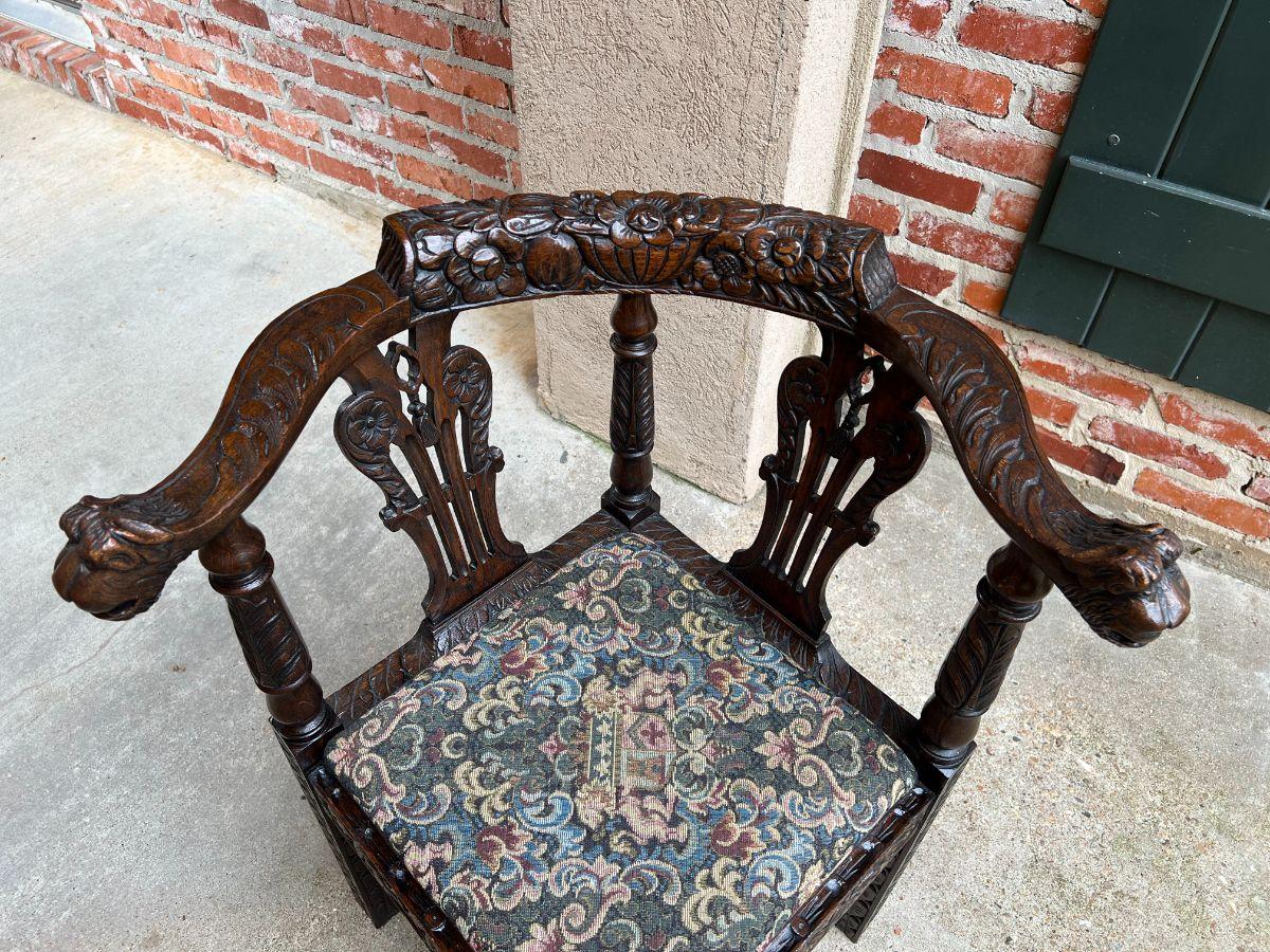 Antique English Carved Oak Corner Chair Renaissance For Sale 7