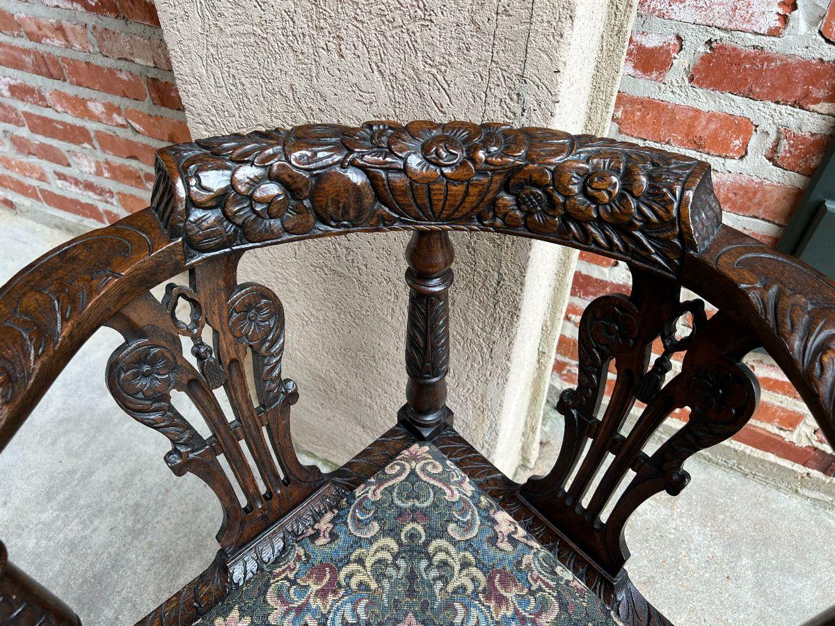 Antique English Carved Oak Corner Chair Renaissance For Sale 8