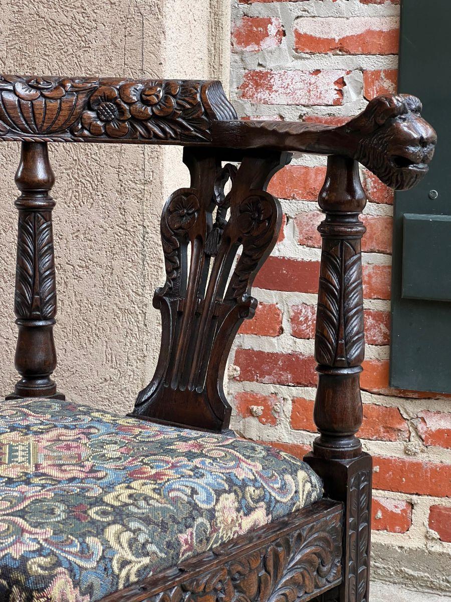 Antique English Carved Oak Corner Chair Renaissance For Sale 9