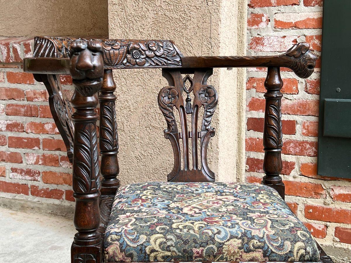 Antique English Carved Oak Corner Chair Renaissance Arm Throne Chair Upholstery In Good Condition For Sale In Shreveport, LA