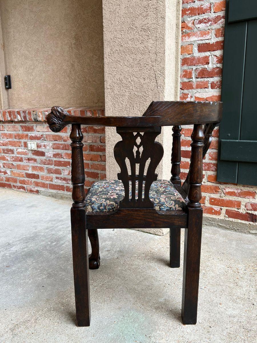 Antique English Carved Oak Corner Chair Renaissance Arm Throne Chair Upholstery For Sale 2