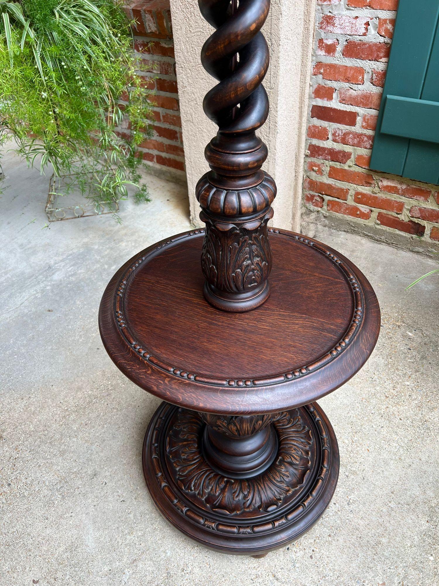 Antica lampada da terra inglese intagliata in Oak OPEN Barley Twist con tavolino rotondo c1920 2