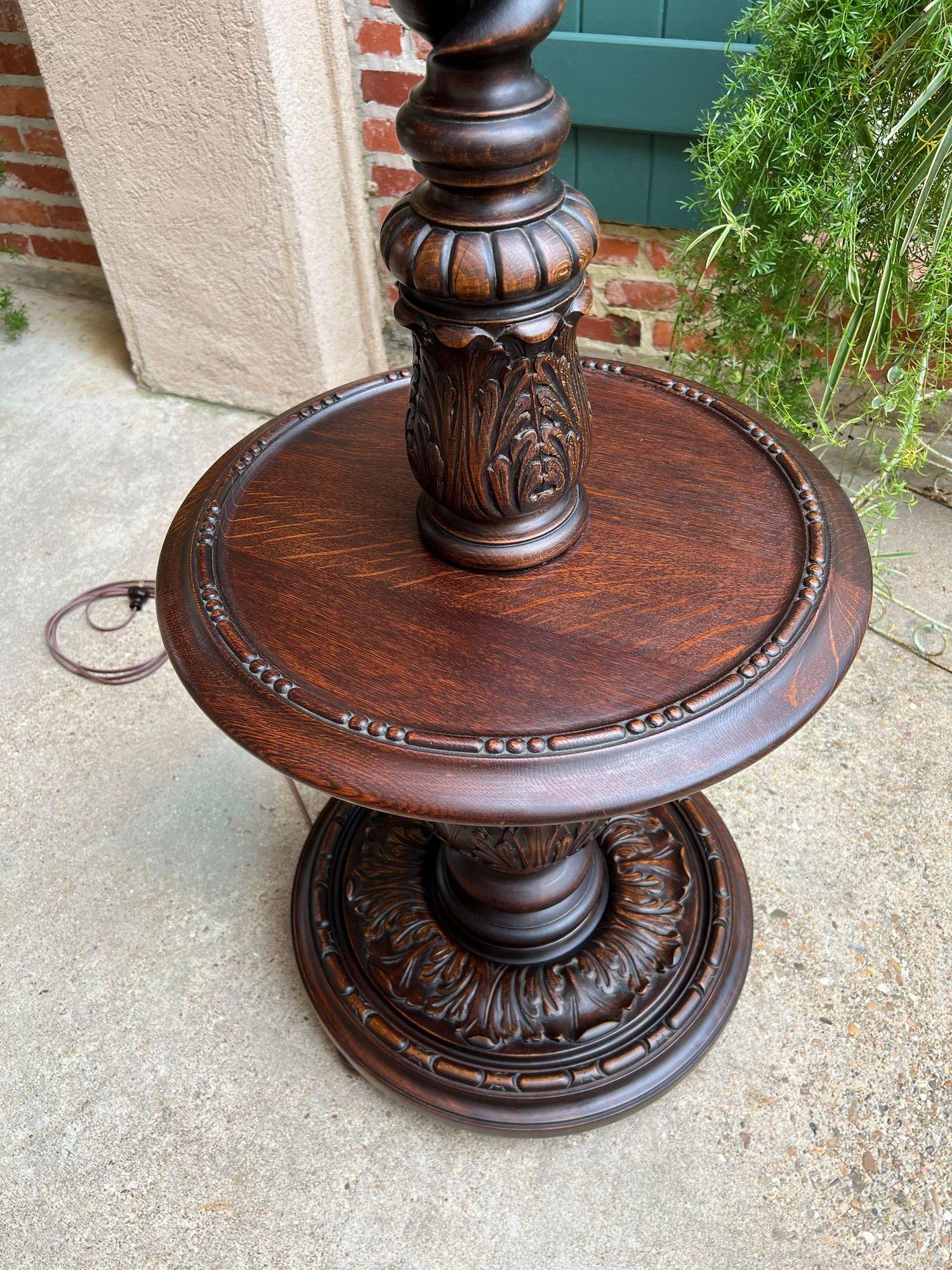 Antica lampada da terra inglese intagliata in Oak OPEN Barley Twist con tavolino rotondo c1920 7