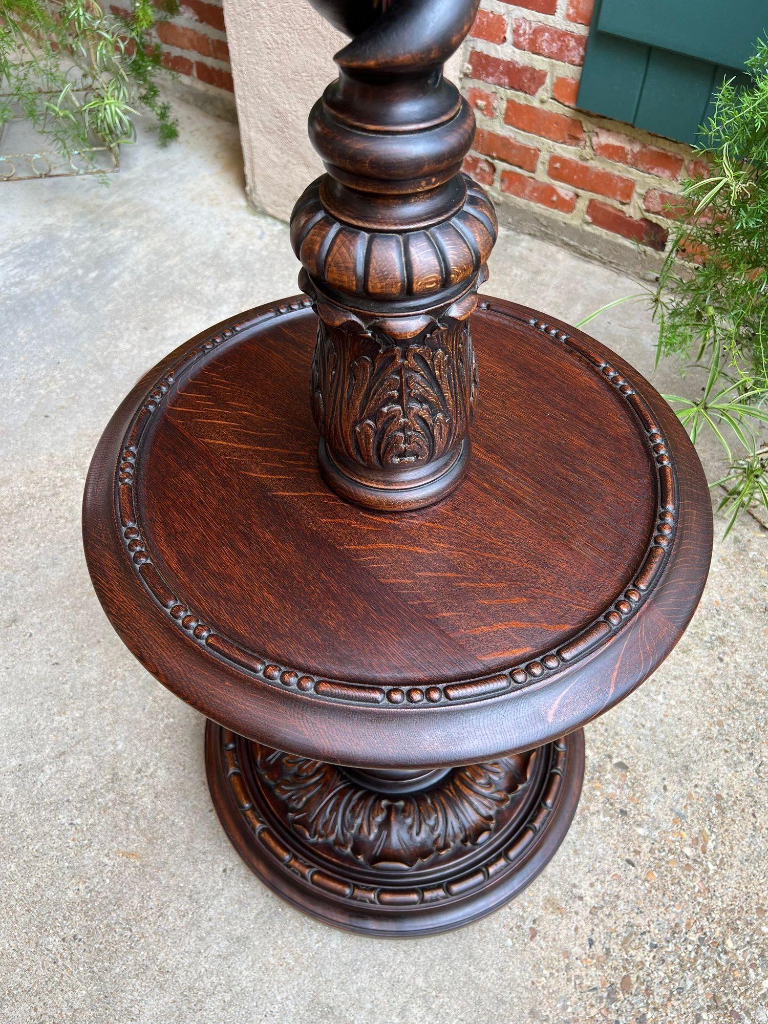 Antica lampada da terra inglese intagliata in Oak OPEN Barley Twist con tavolino rotondo c1920 8