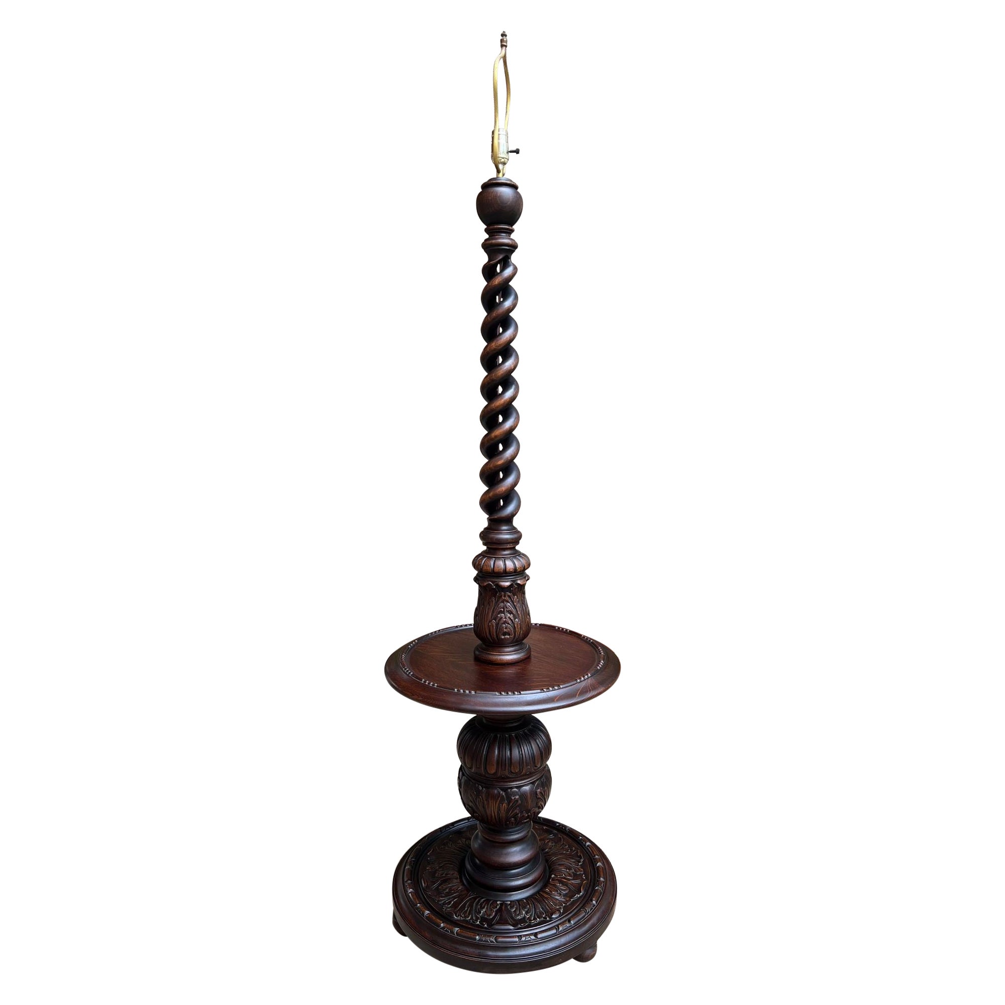 Antica lampada da terra inglese intagliata in Oak OPEN Barley Twist con tavolino rotondo c1920