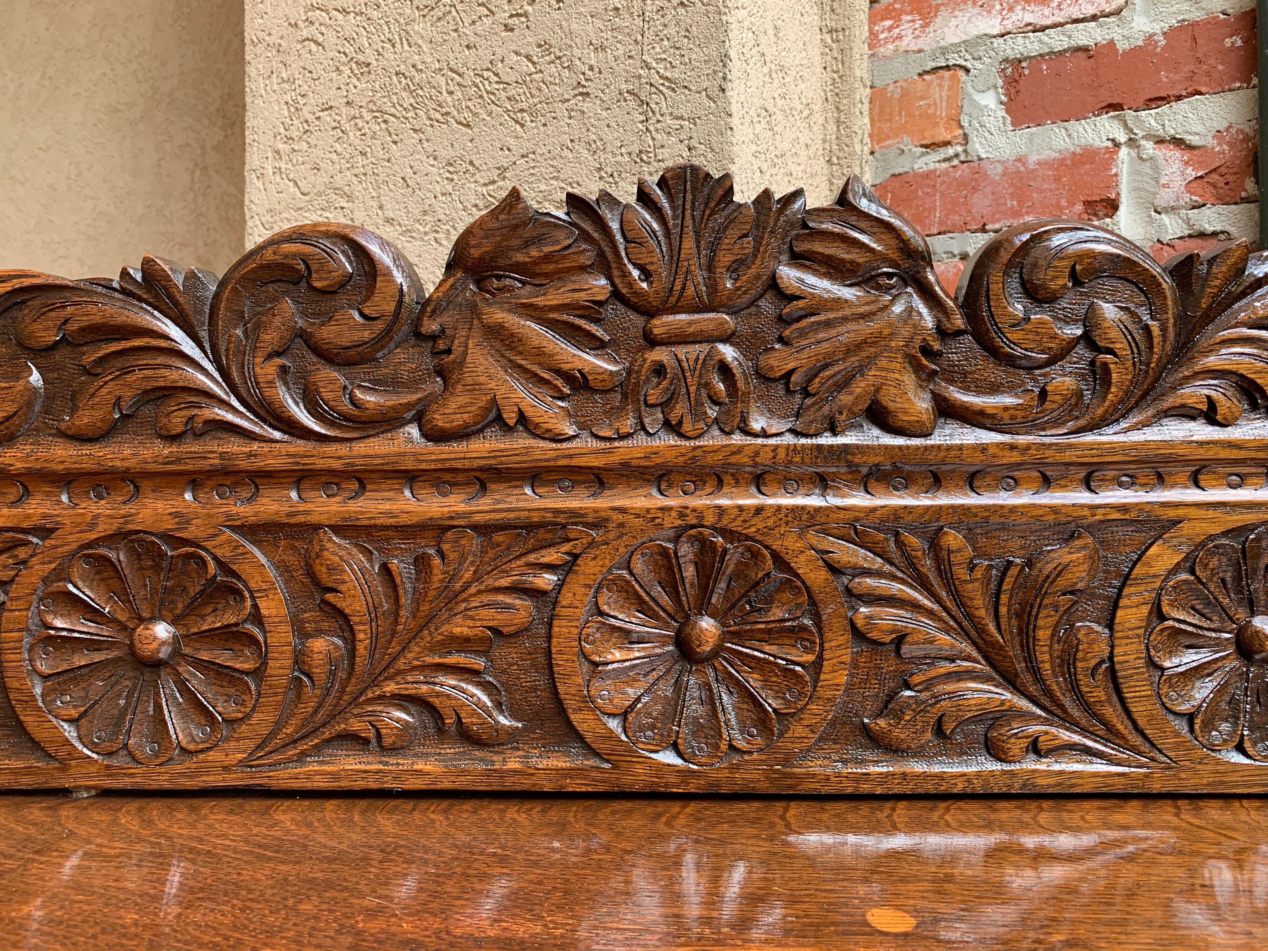 Antique English Carved Oak Hall Sofa Foyer Table Renaissance Style Lion Gothic In Good Condition In Shreveport, LA