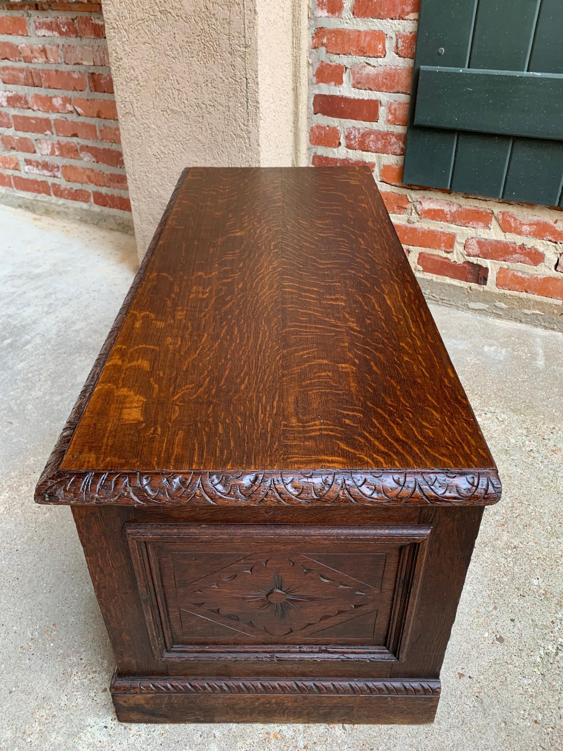 Antique English Carved Oak Trunk Chest Coffee Table Blanket Box In Good Condition In Shreveport, LA