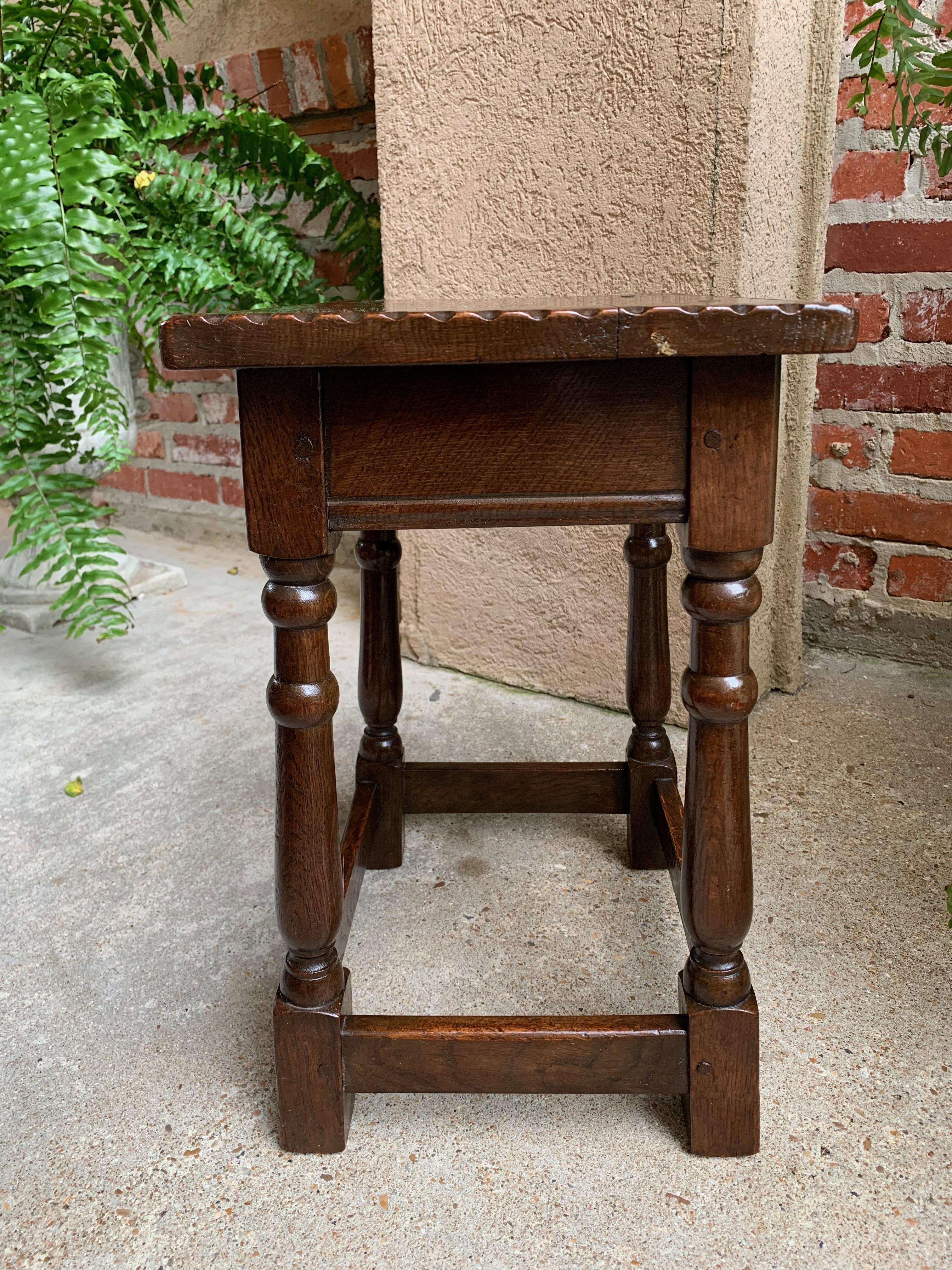 Early 20th Century Antique English Carved Tiger Oak Joint Stool Bench Table Splayed Leg c1900