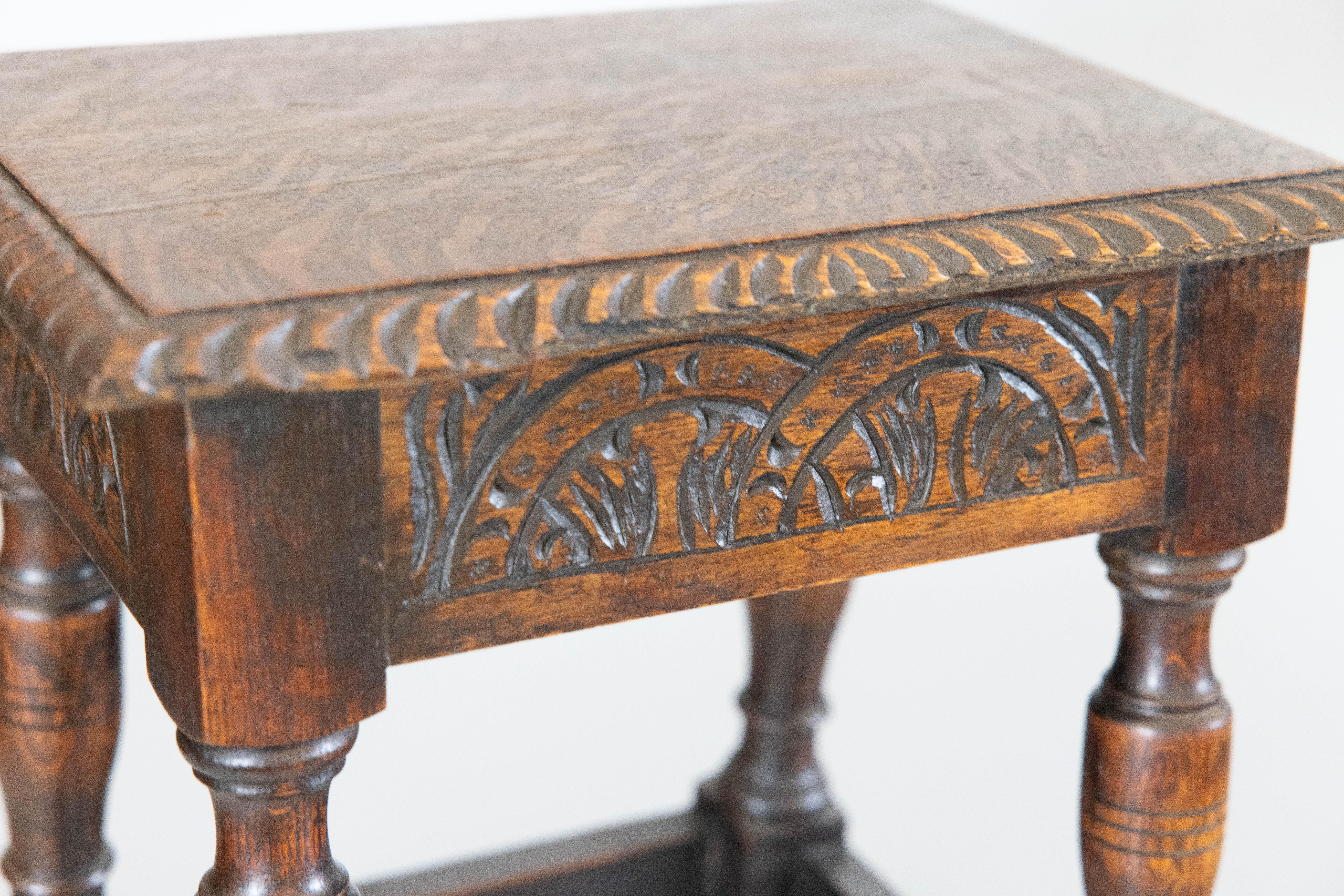 Antique English Carved Tiger Oak Joint Stool Side Table For Sale 1