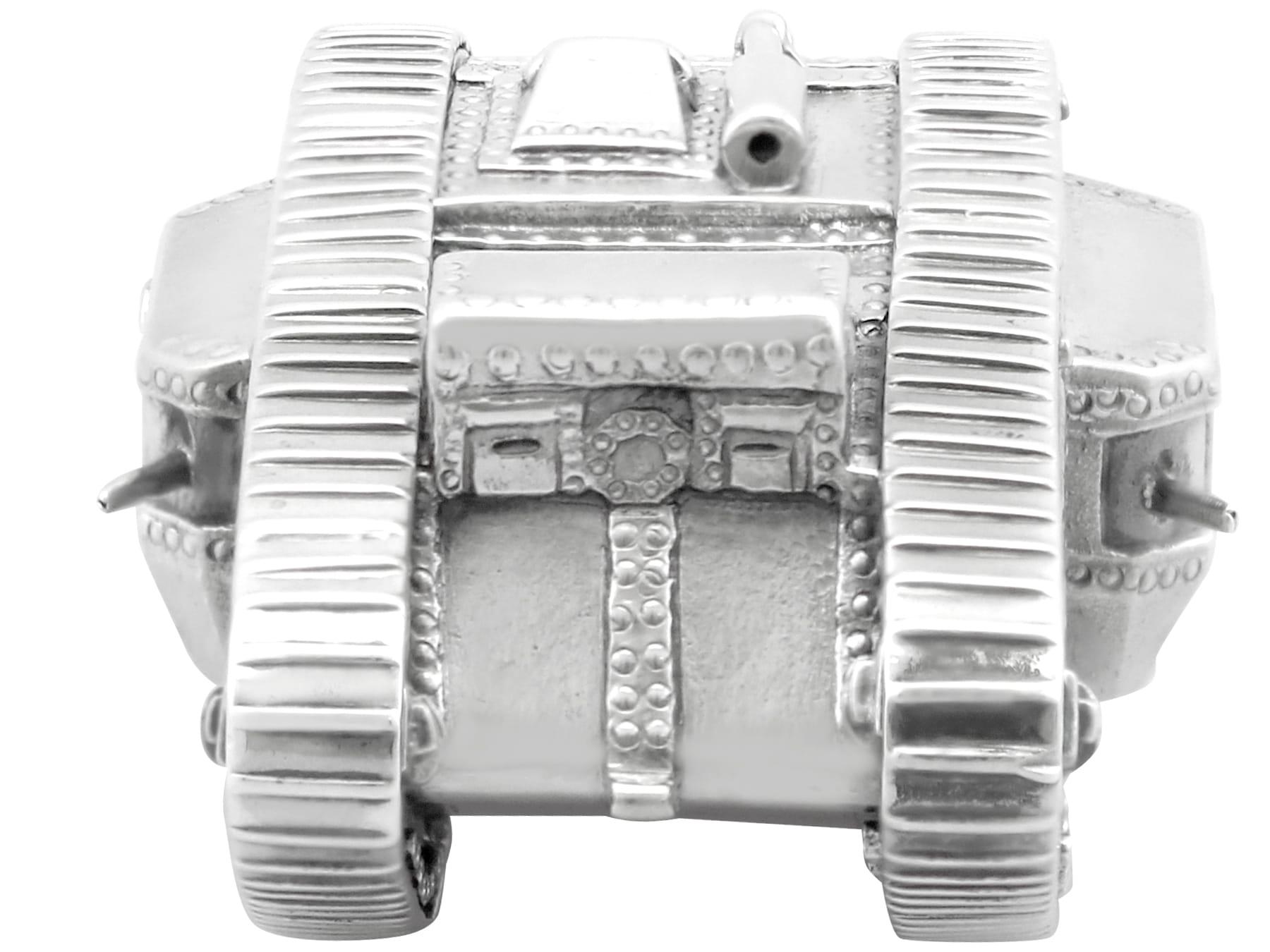 Antiguo adorno / pisapapeles de plata de ley fundida inglesa principios del siglo XX en venta