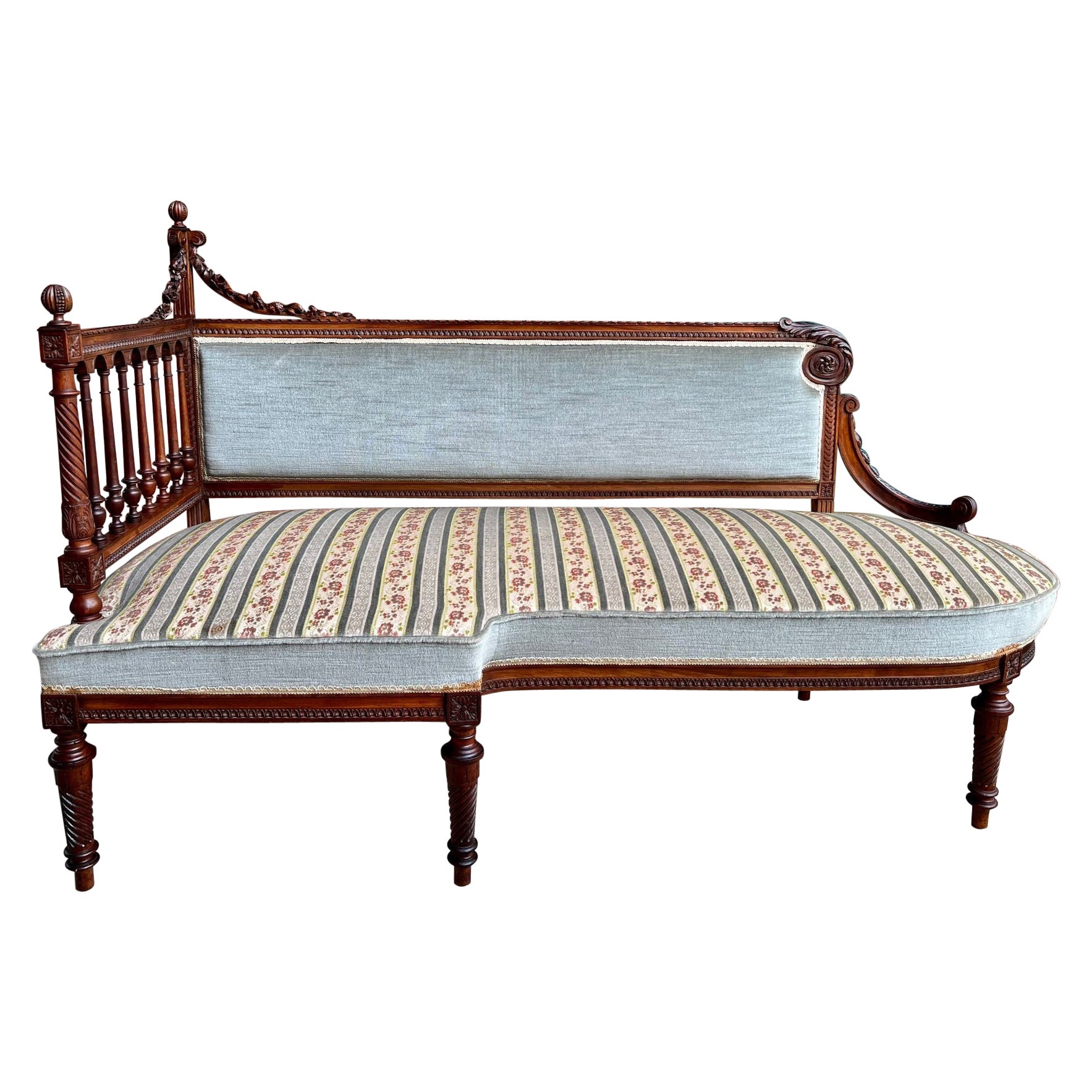 Panca chaise longue inglese d'epoca, sedile vittoriano da ingresso, in noce intagliato, 1880 circa