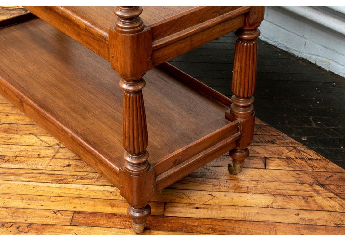 Antique English Cherry Tiered Étagère, circa 1890 In Good Condition In Bridgeport, CT