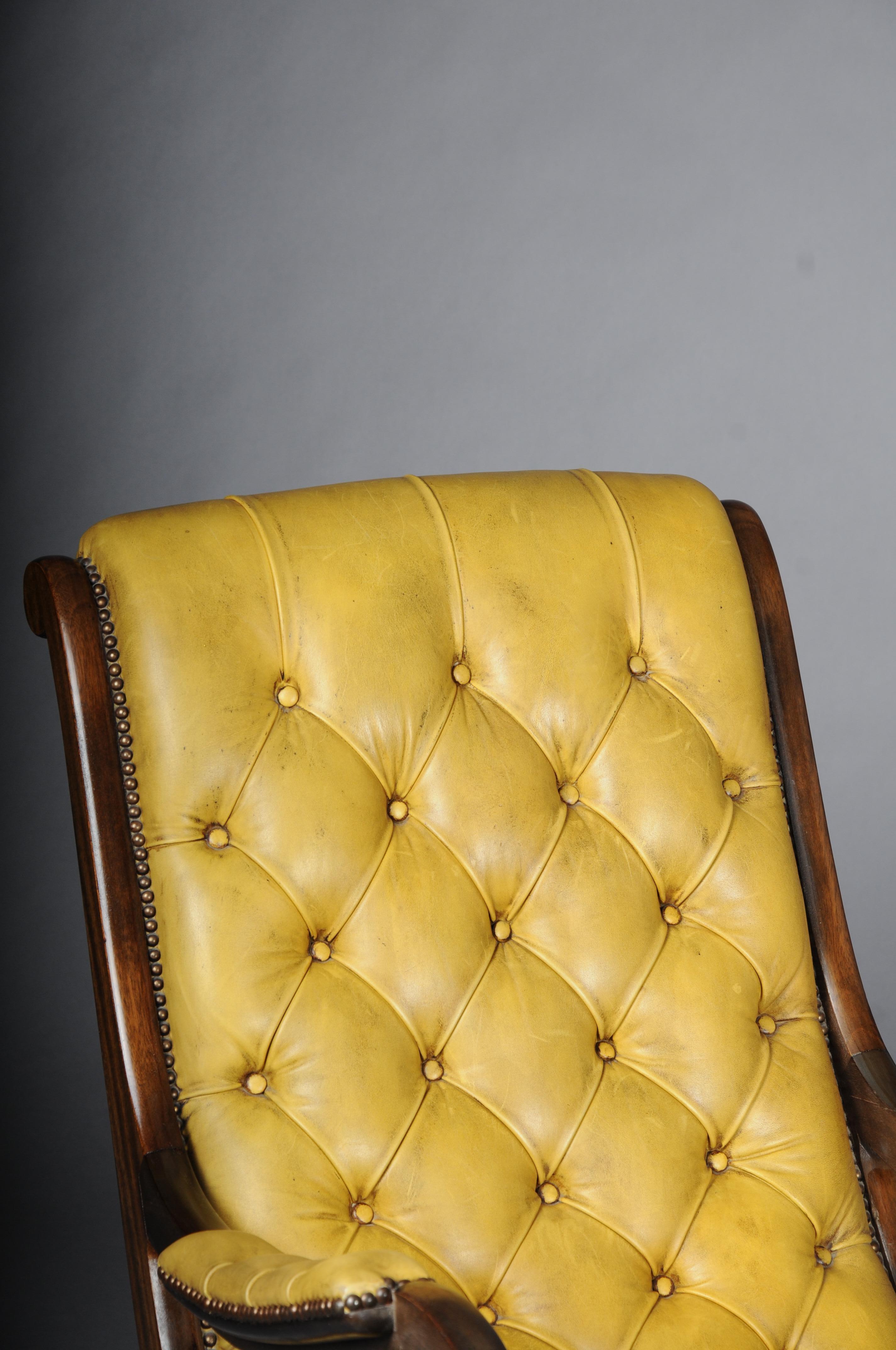 Antique English Chesterfield rocking chair For Sale 4