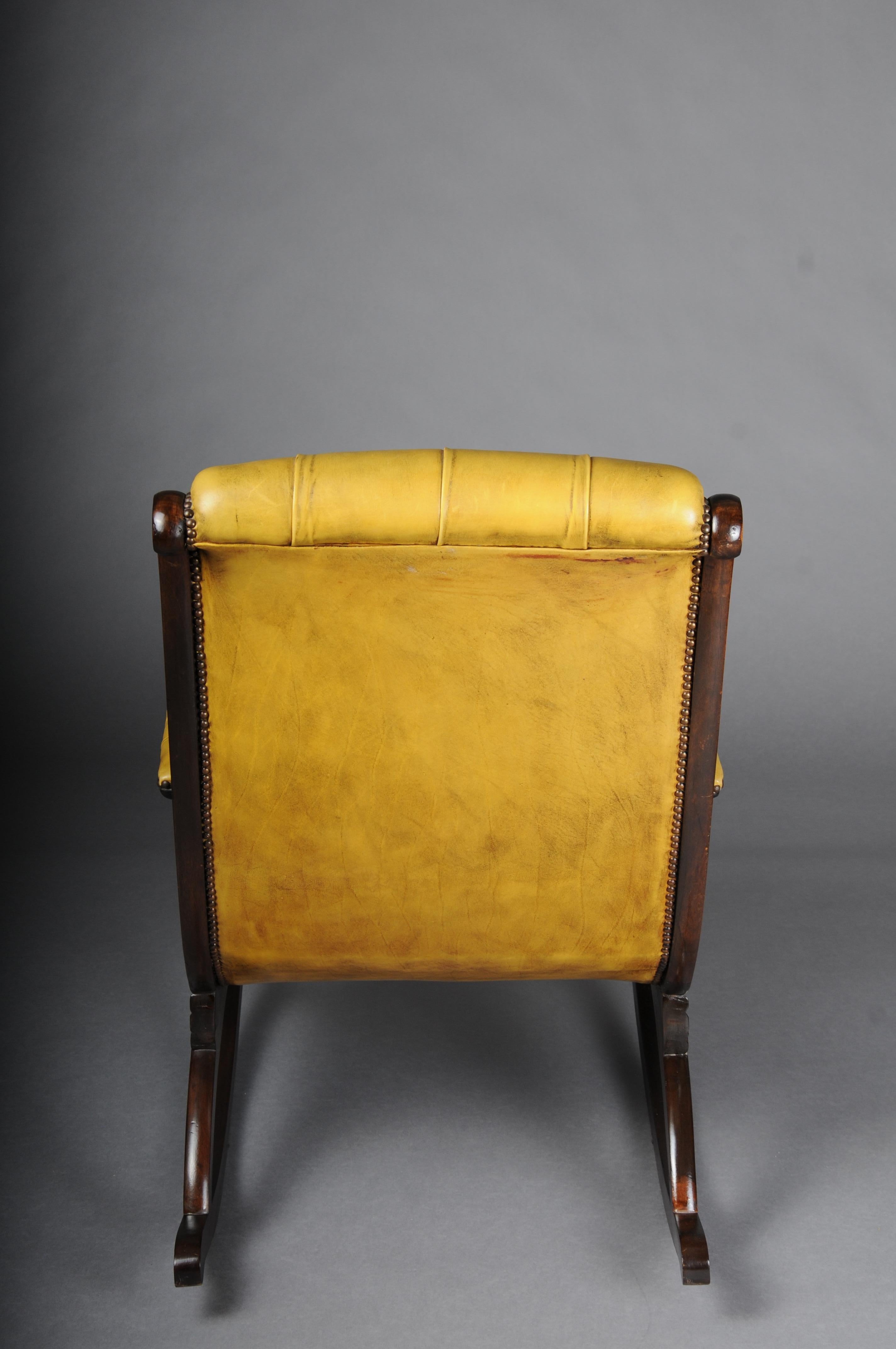 Ancienne chaise à bascule anglaise Chesterfield en vente 6