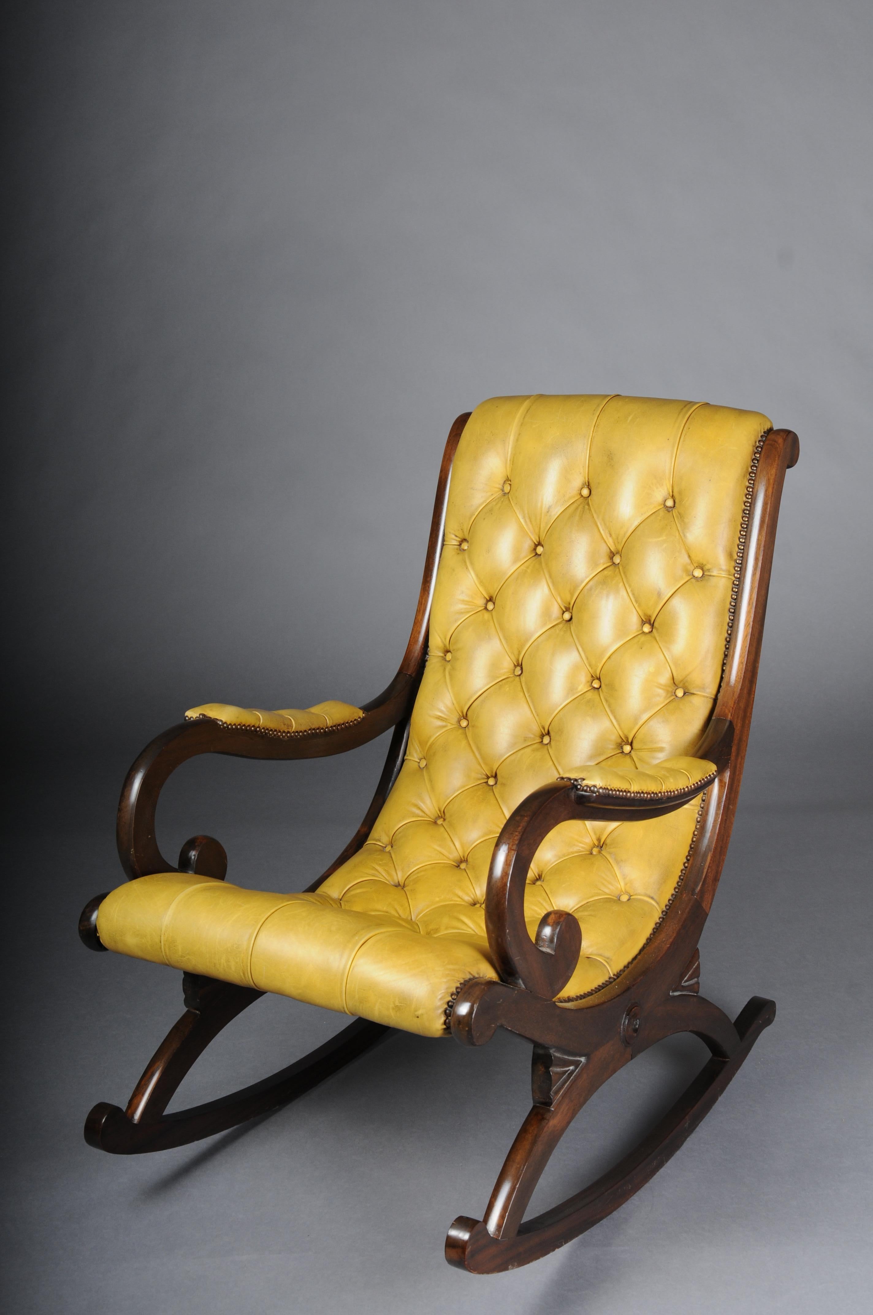 Anglais Ancienne chaise à bascule anglaise Chesterfield en vente