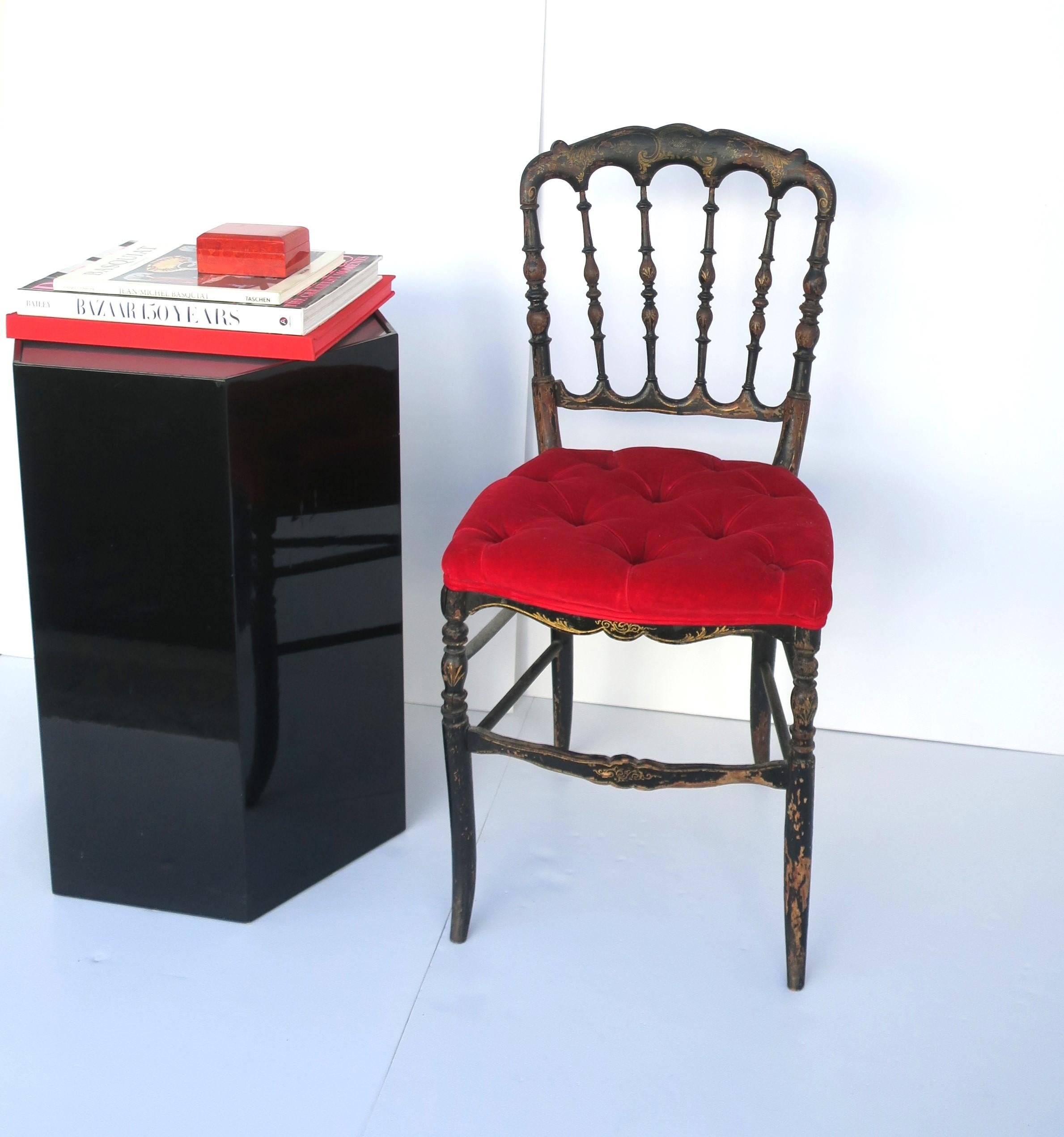 Upholstery Black Wood and Red Velvet English Chiavari Chair For Sale
