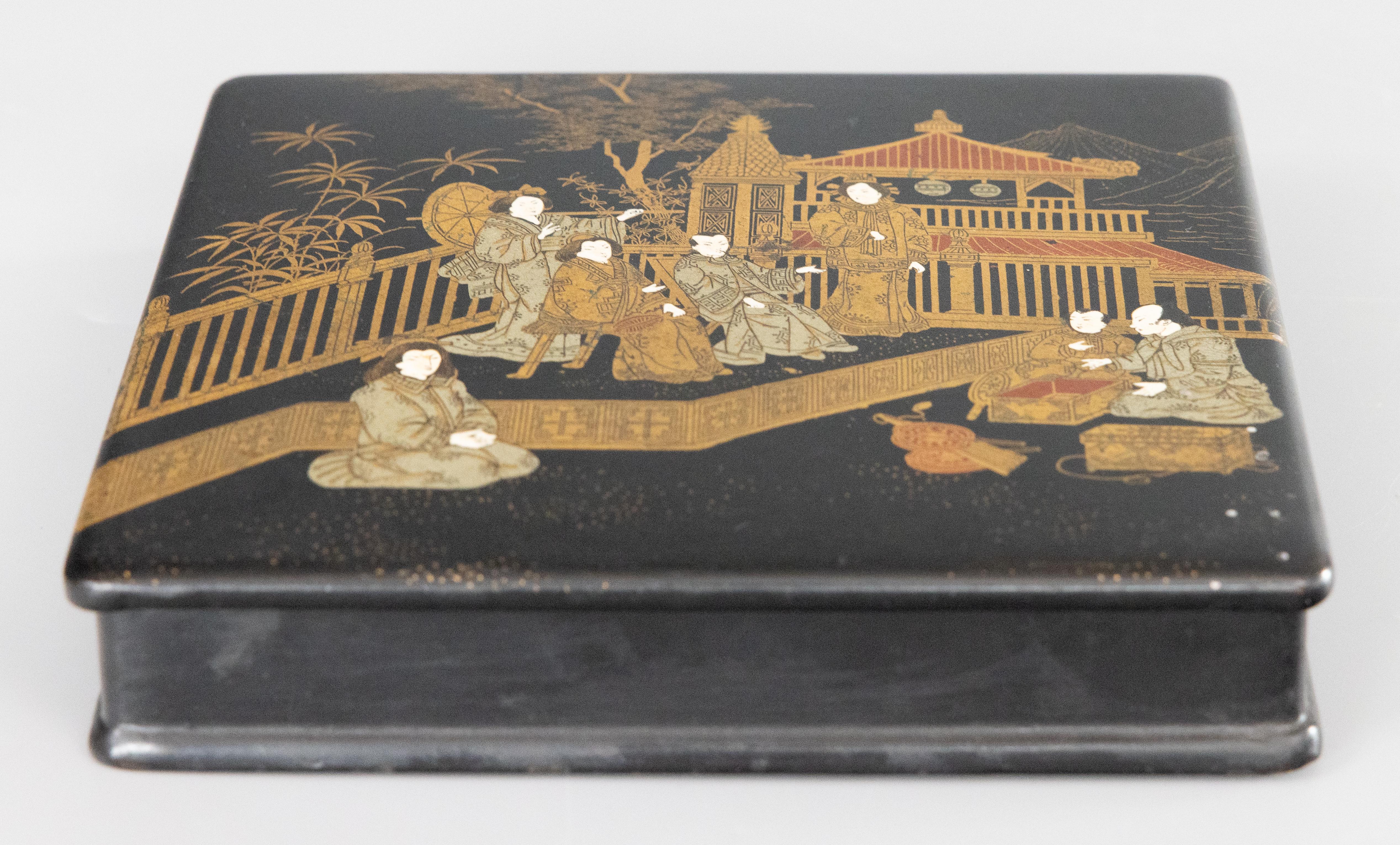 Antique English Chinoiserie Papier Mache Lidded Box, circa 1880 4