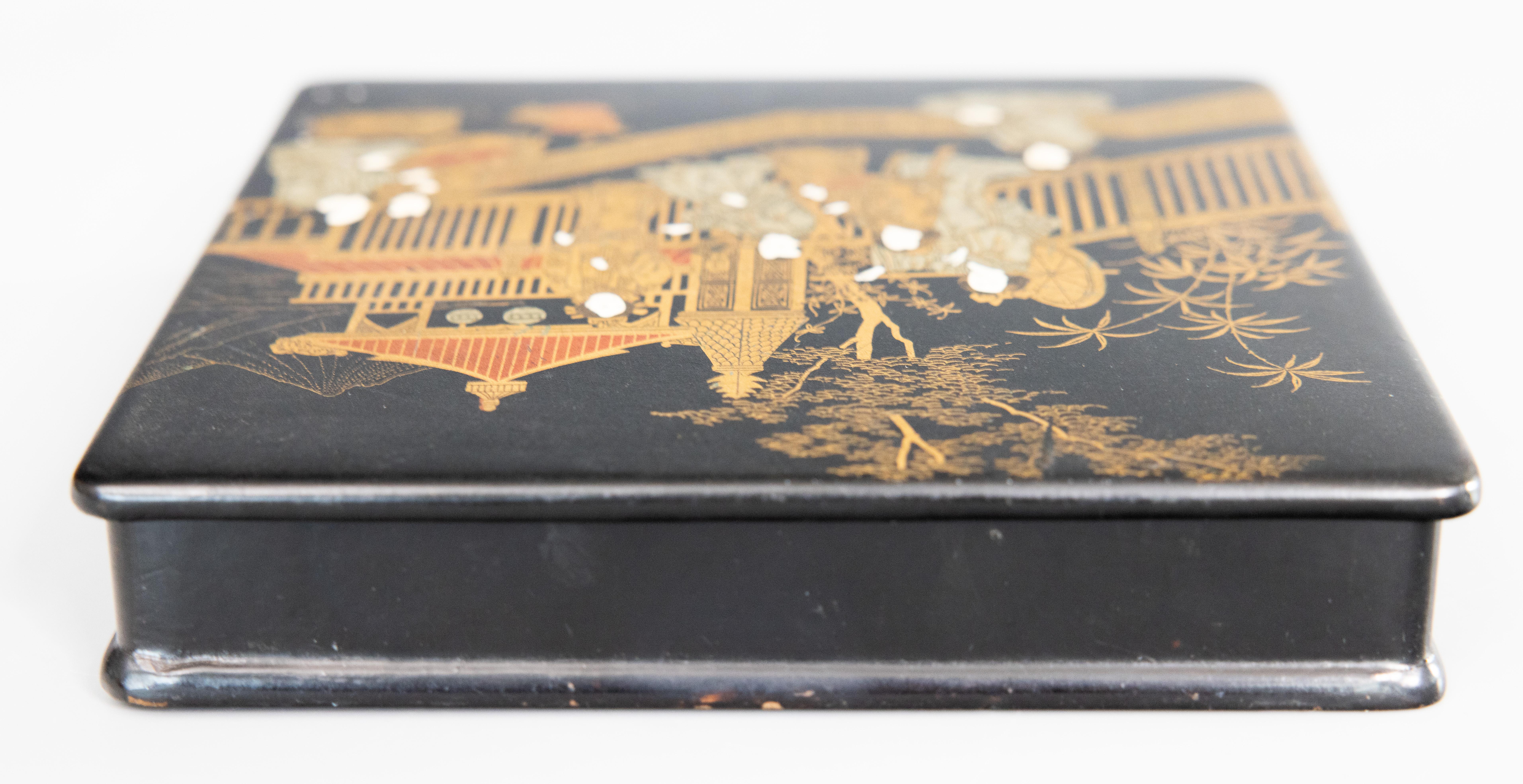 19th Century Antique English Chinoiserie Papier Mache Lidded Box, circa 1880