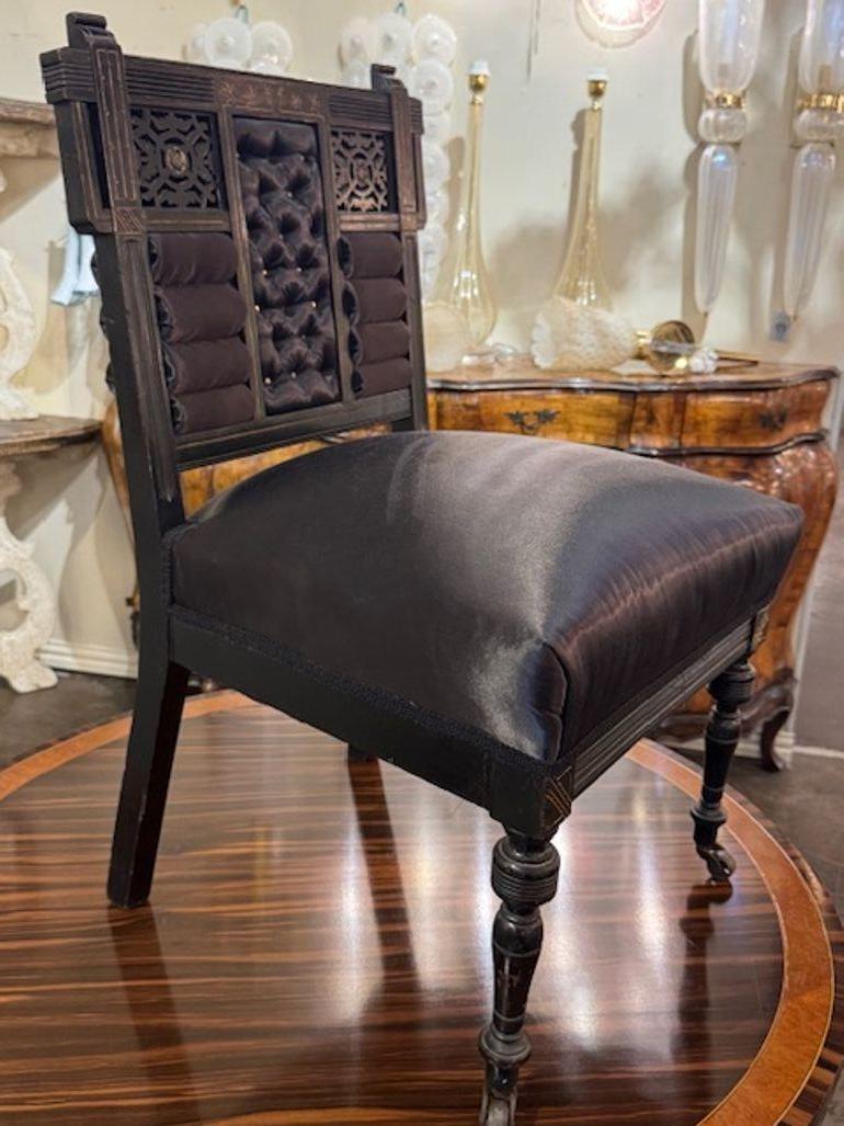 Antiker englischer Chinoiserie-Waschbeckenstuhl (Polster) im Angebot