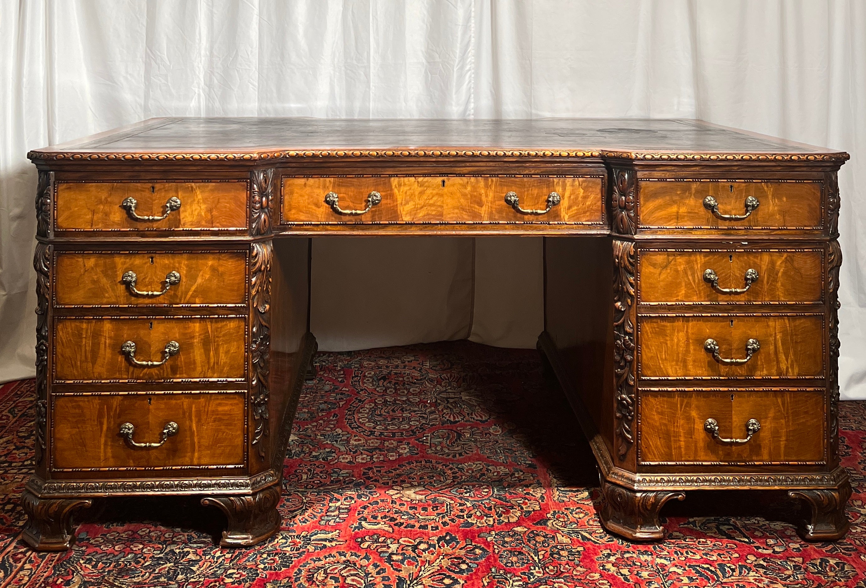 Antique English Chippendale Flamed Mahogany Partner's Desk, Circa 1880. In Good Condition For Sale In New Orleans, LA