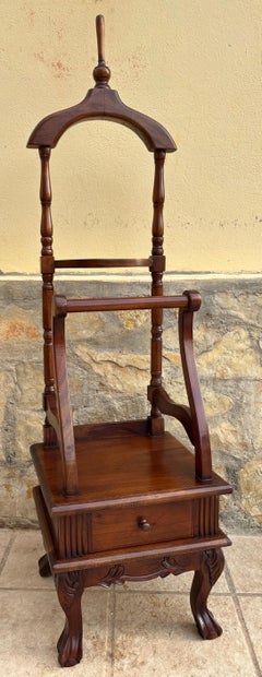 Antique English Chippendale Hardwood Valet Stand With One Drawer