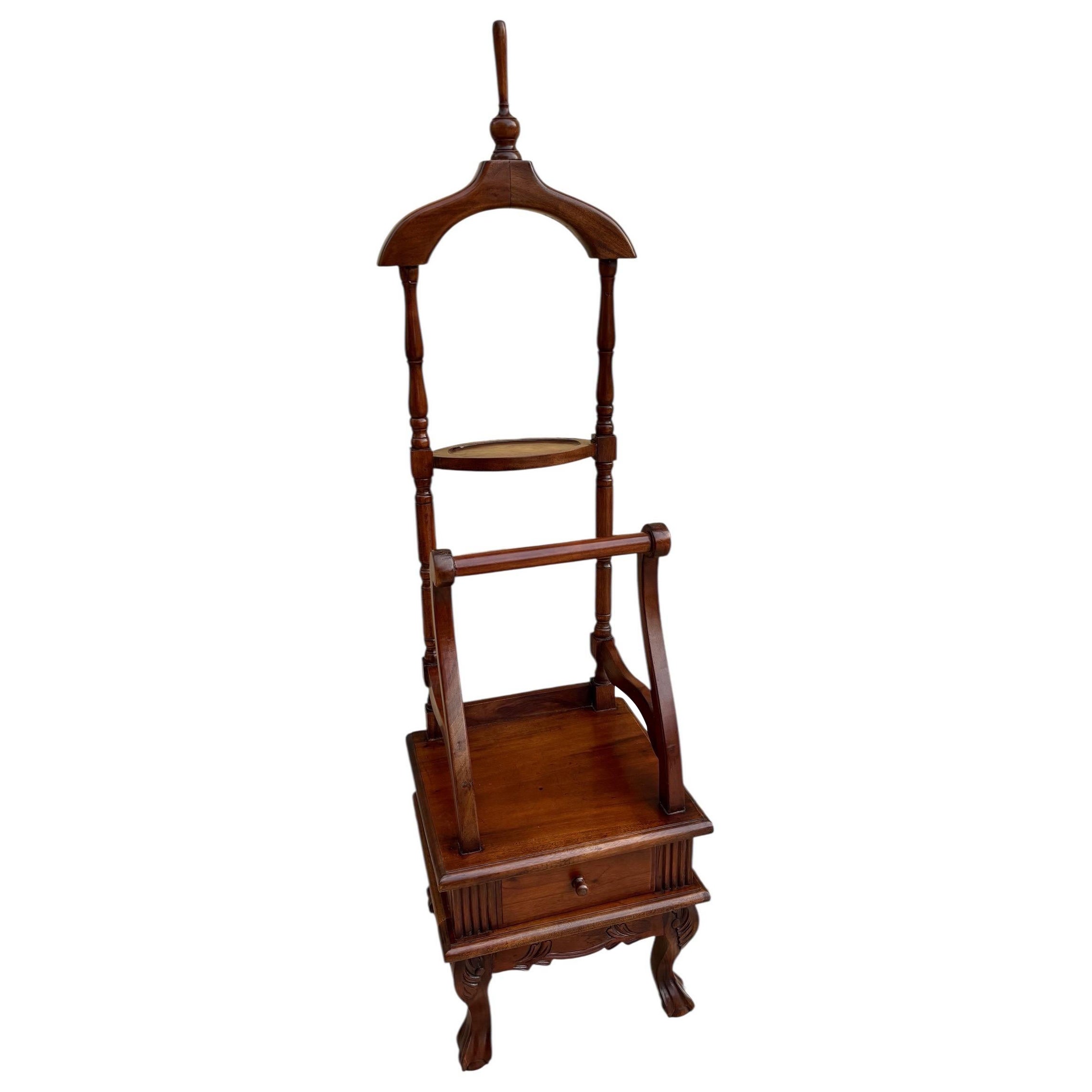 Valet de chambre ancien en bois dur Chippendale anglais avec un tiroir