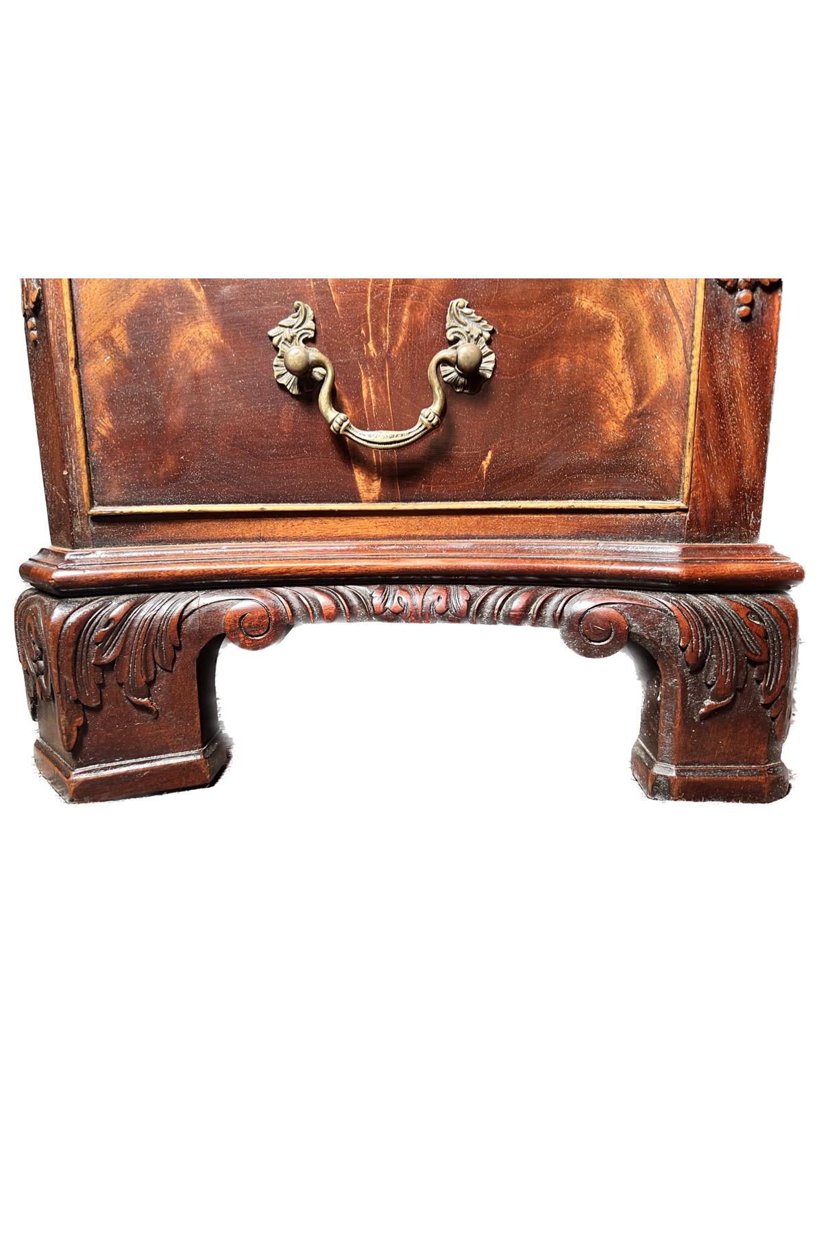 Antique English Chippendale Mahogany Desk circa 1880 For Sale 2