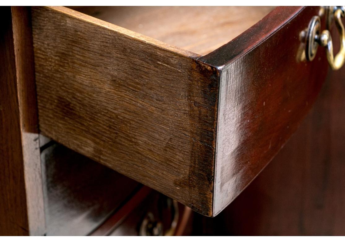 XIXe siècle Bureau de partenaire anglais ancien de style Chippendale en acajou et citronnier incrusté en vente