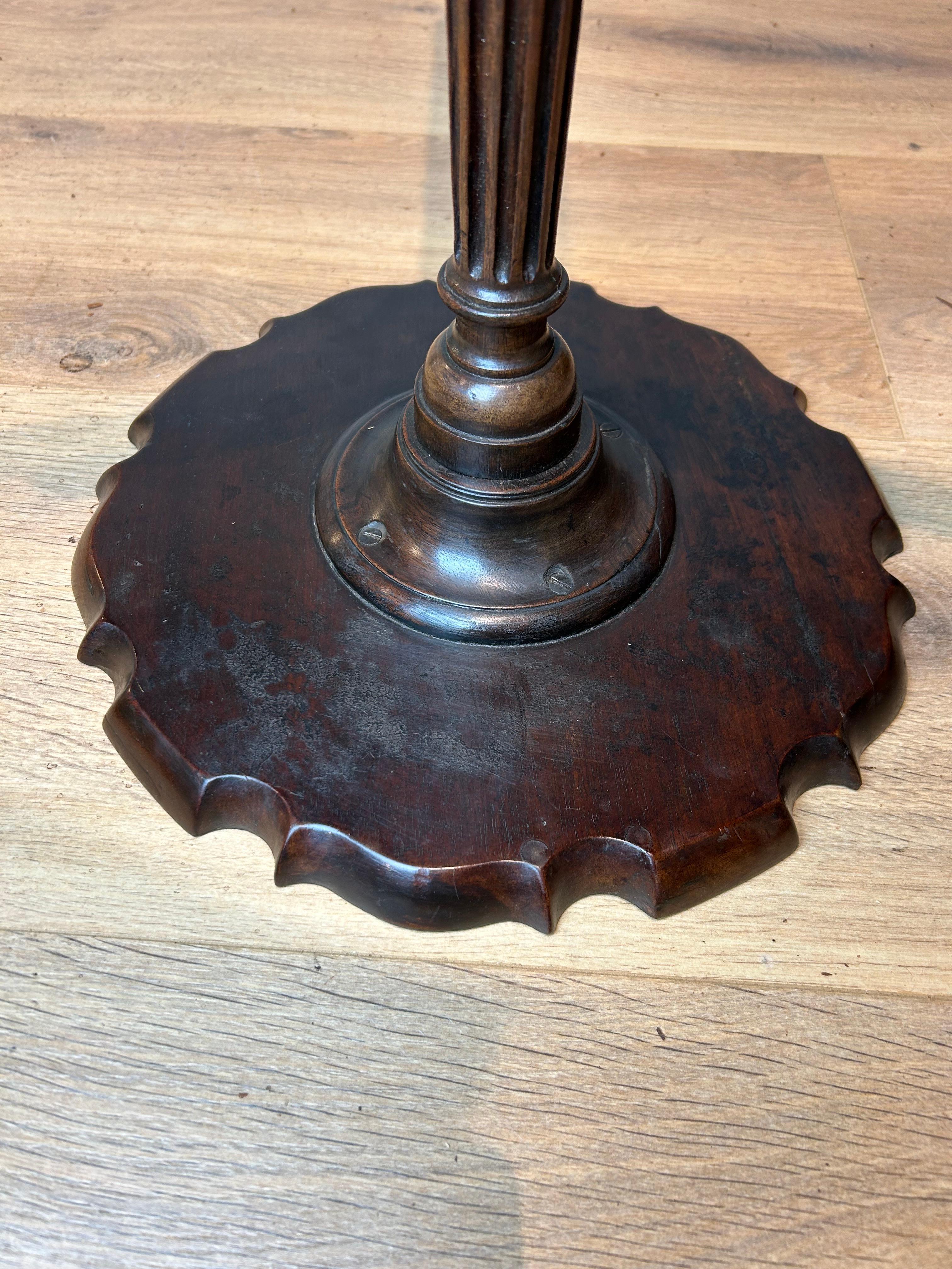 Chippendale style mahogany tripod/wine table  8