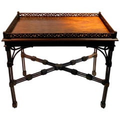 Ancienne table à thé Chippendale en acajou anglais, vers 1920