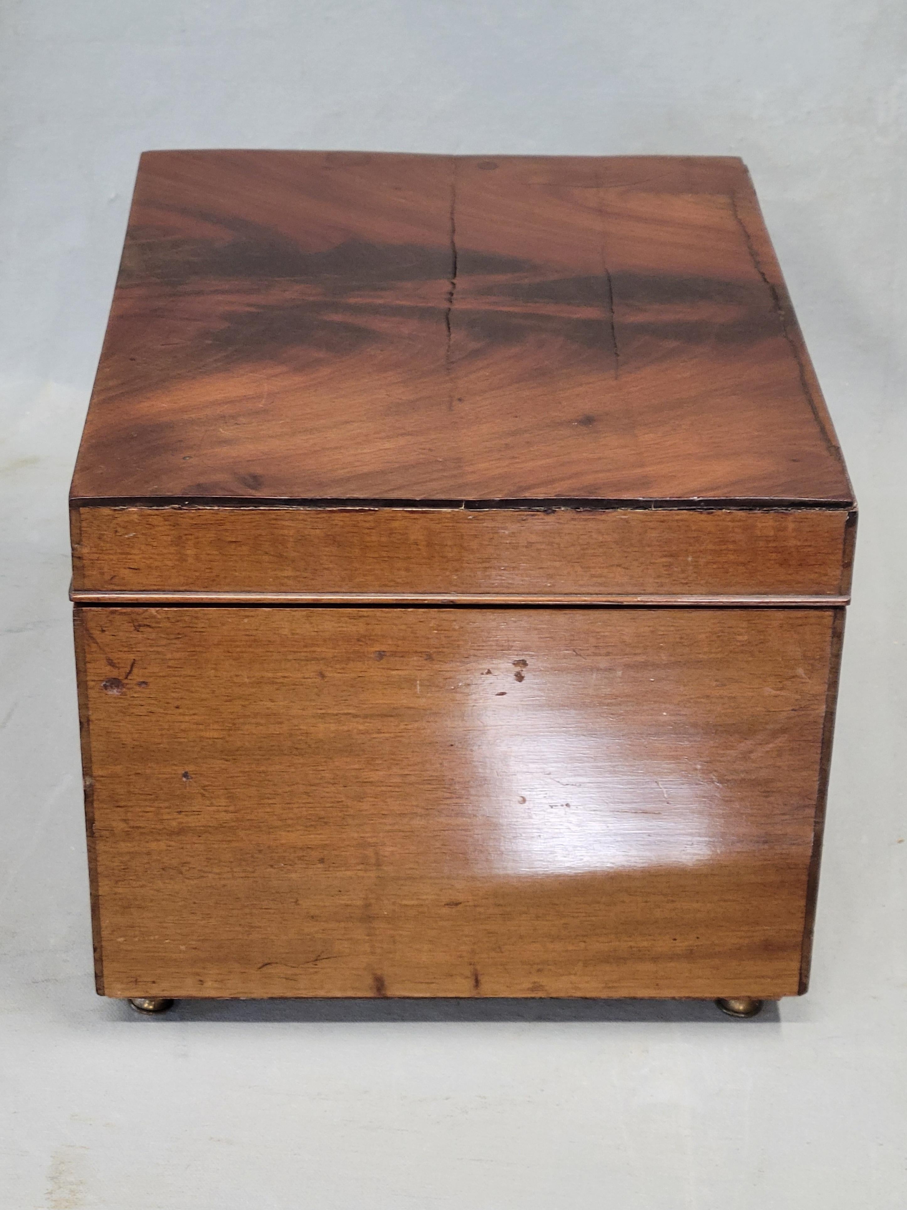 Antique English Circa 1900 Flame Mahogany Maple & Co. Ltd. Jewelry Box (RL) For Sale 5