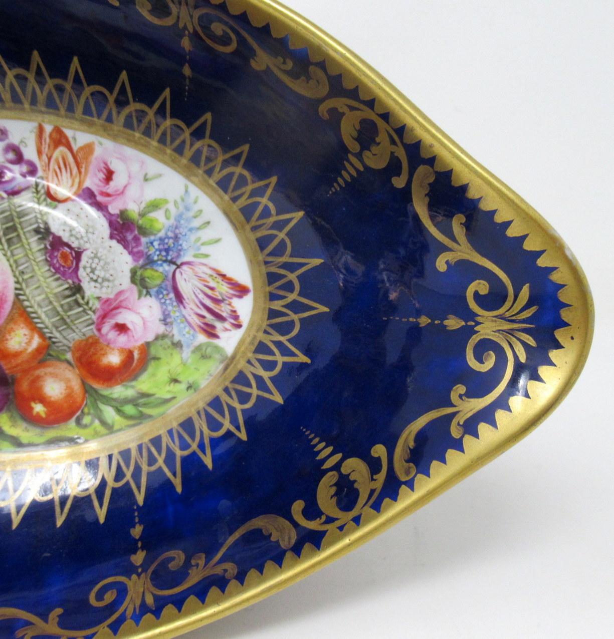 Antique English Coalport Centerpiece Bowl Hand Painted Still Life Fruits Flowers In Good Condition In Dublin, Ireland