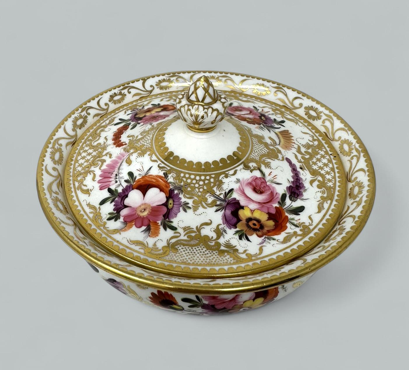 Antike englische Coalport Porcelain Sucrier Zuckerdose Tafelaufsatz Regency 1820 (Englisch) im Angebot