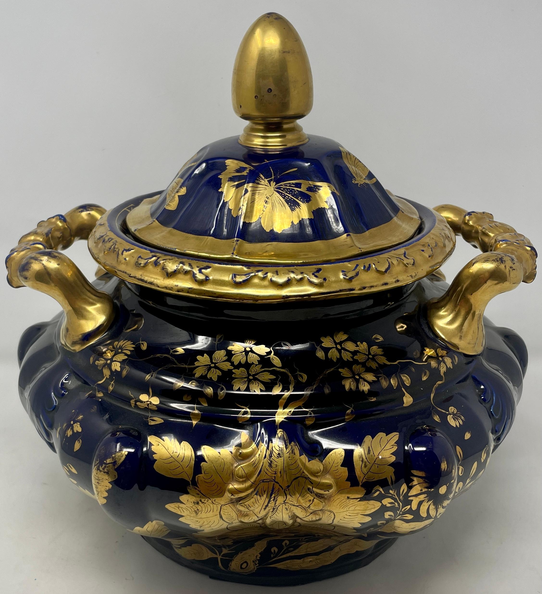 Anglais Soupière anglaise ancienne en pierre de fer cobalt et or, vers 1840 en vente