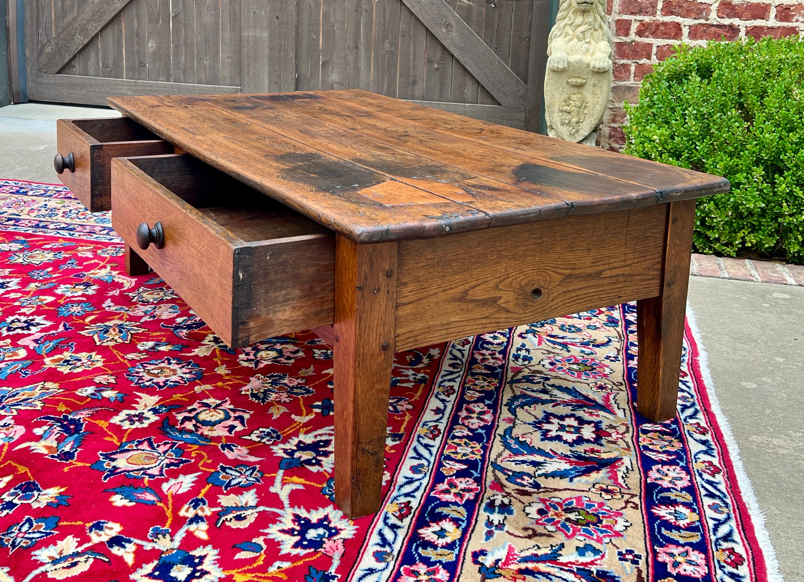Antique English Coffee Table Farmhouse Rustic Oak Drawers Shaker Legs Mid-19th C 5