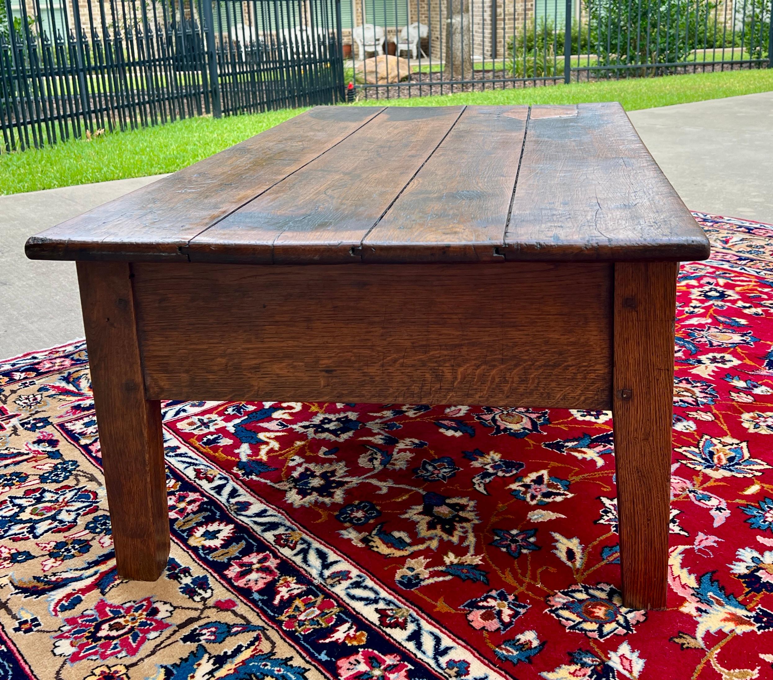 Antique English Coffee Table Farmhouse Rustic Oak Drawers Shaker Legs Mid-19th C 7