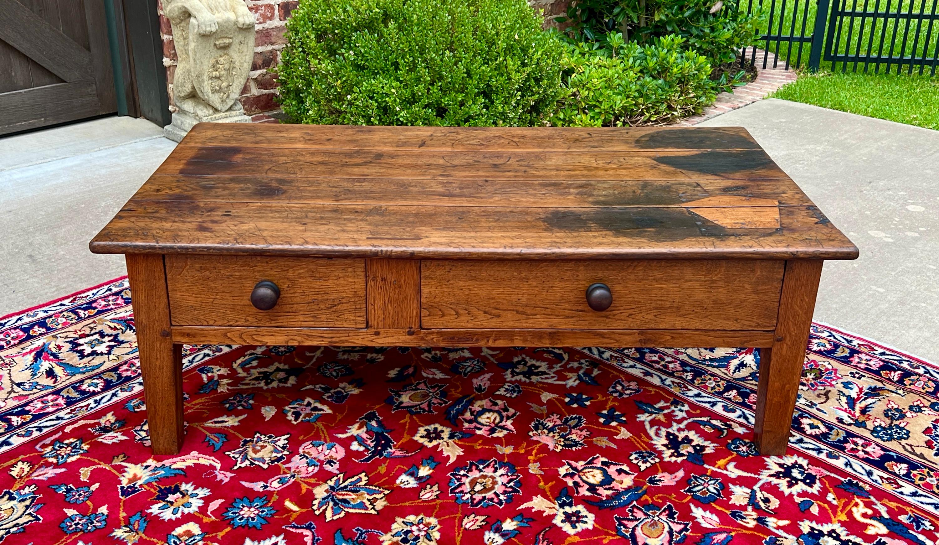 Rare antique English oak gate leg drop leaf coffee table or bench~~c.1900 or earlier.

Versatile piece with so many functions~~use as a traditional coffee table or could be used as an entry or hall bench, under a stairwell, or window seat in any