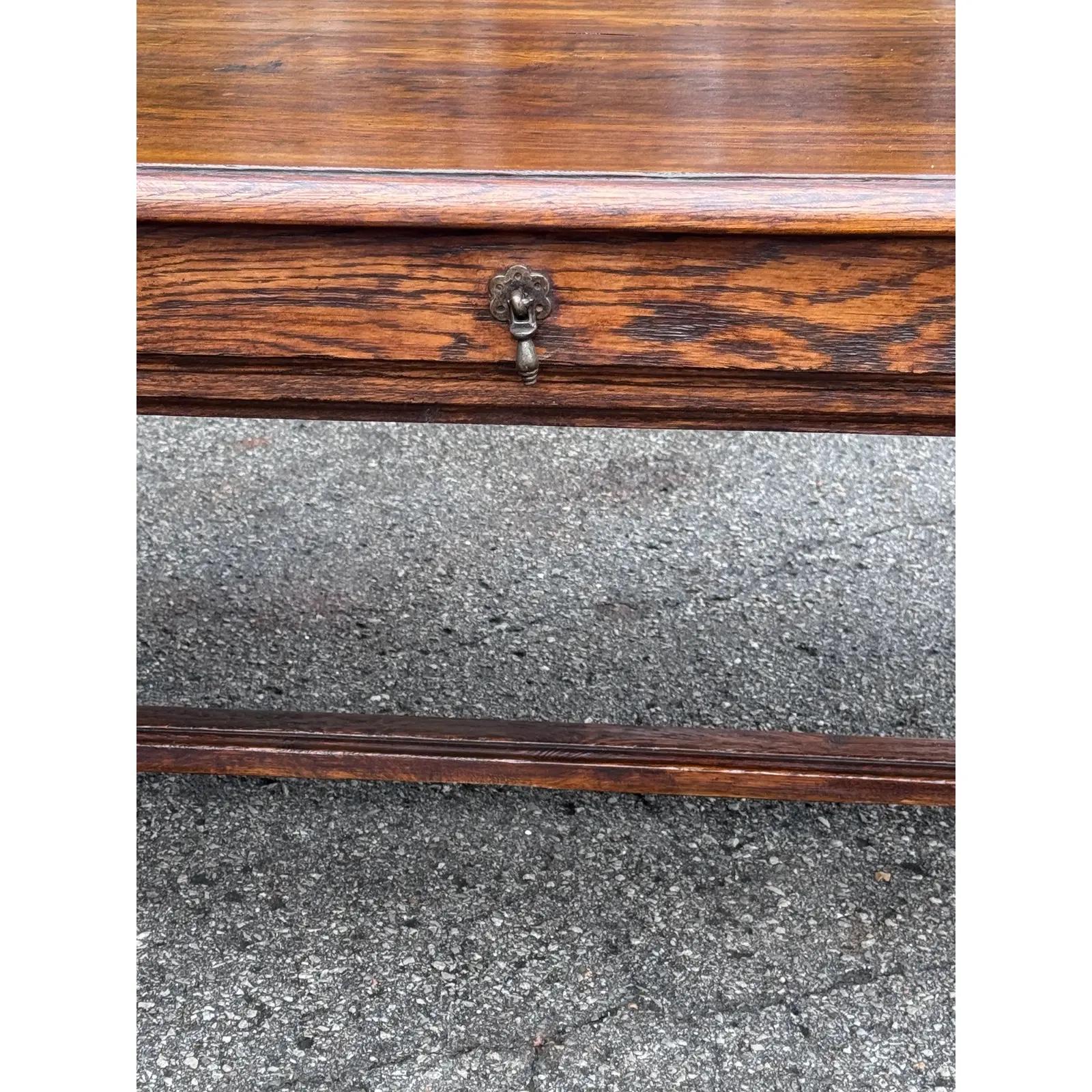 Mesa baja inglesa antigua Inglés