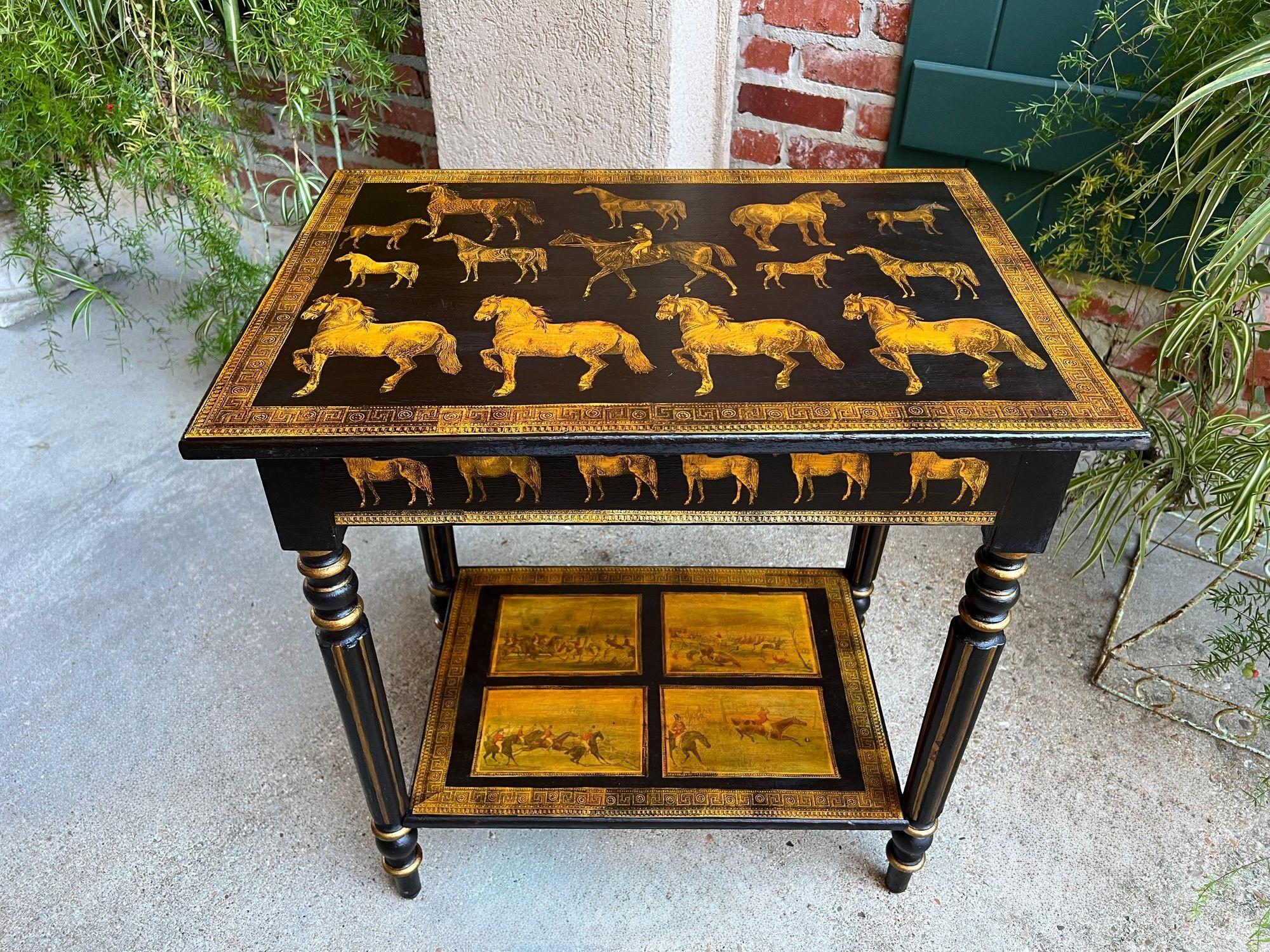 Ancienne Console anglaise Table d'appoint Découpage Cheval Equestre Chasse au Renard c1890.

En provenance directe du sud de l'Angleterre, une superbe console ou table d'appoint anglaise ancienne, unique en son genre. Cette table antique a été