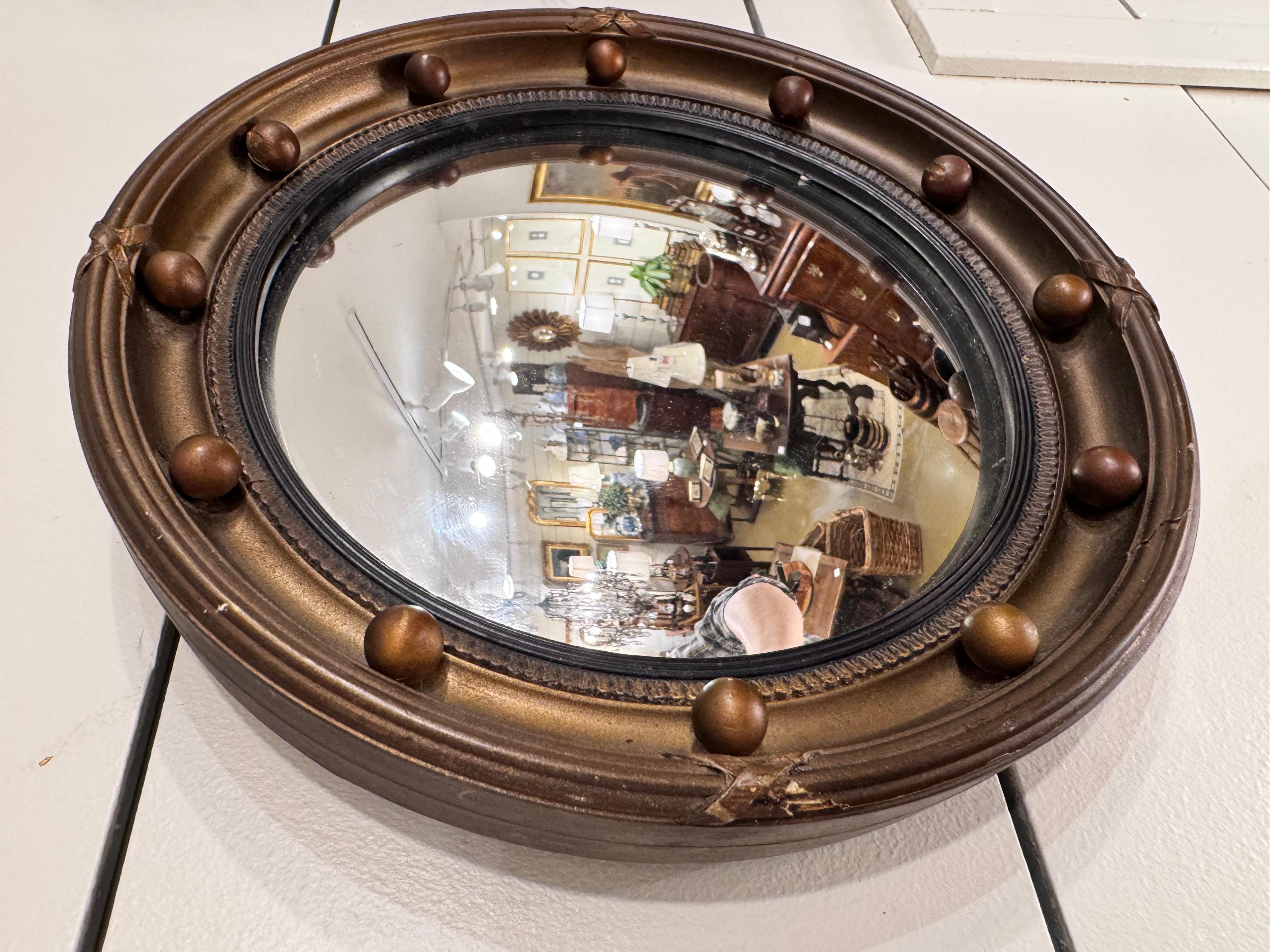 Antique English Convex Mirror In Good Condition For Sale In Nashville, TN
