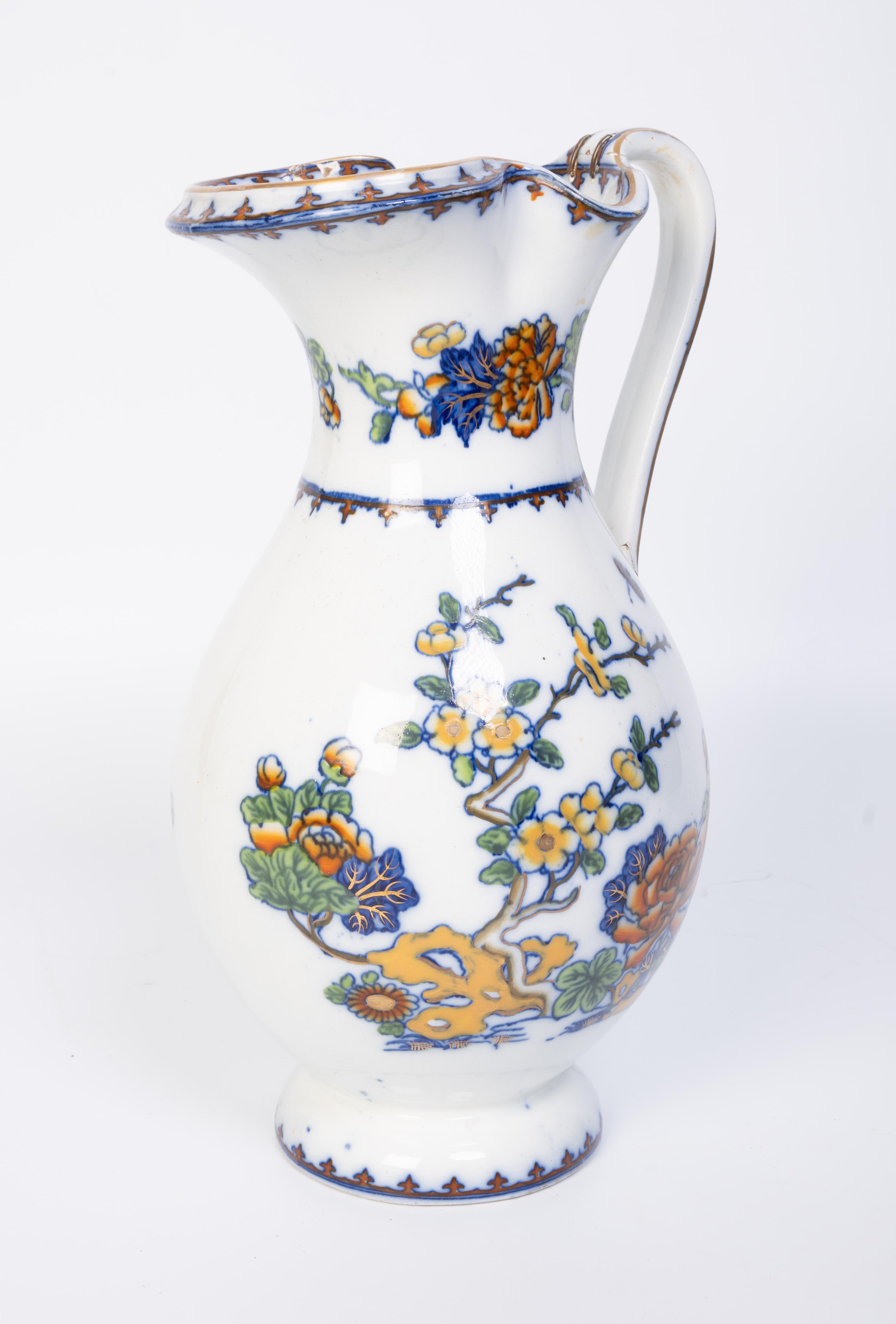 Antiguo aguamanil inglés Copeland & Garrett (Spode tardío) de ironita oriental C.1840

Copeland & Garrett operó entre 1833 y 1847 en Stoke-on-Trent, Inglaterra.

En buen estado general:
Reparación de grapas antiguas para manipular. Astilla en la