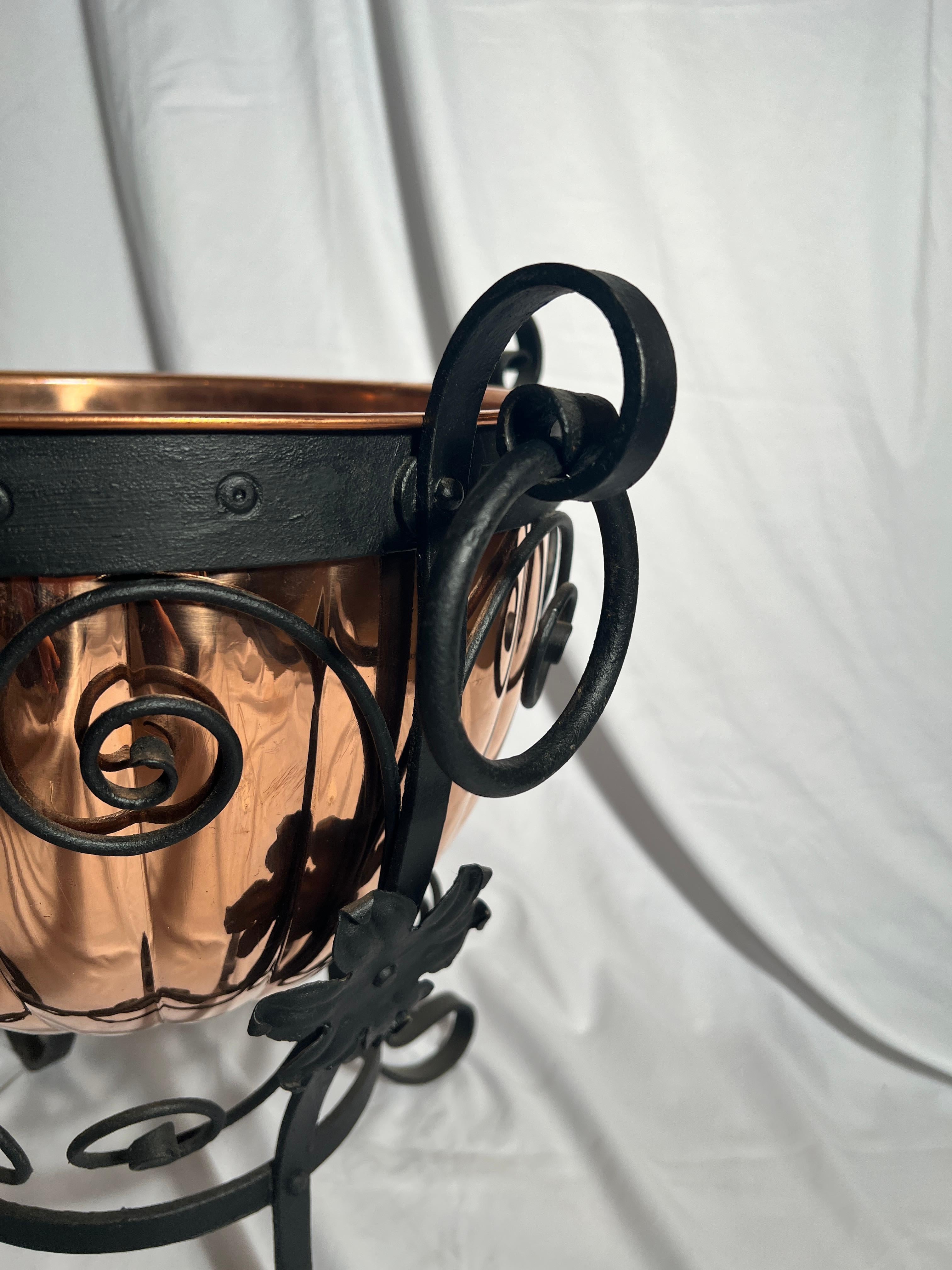 Antique English Copper Coal Bucket or Planter on Iron Stand, Circa 1890. In Good Condition For Sale In New Orleans, LA