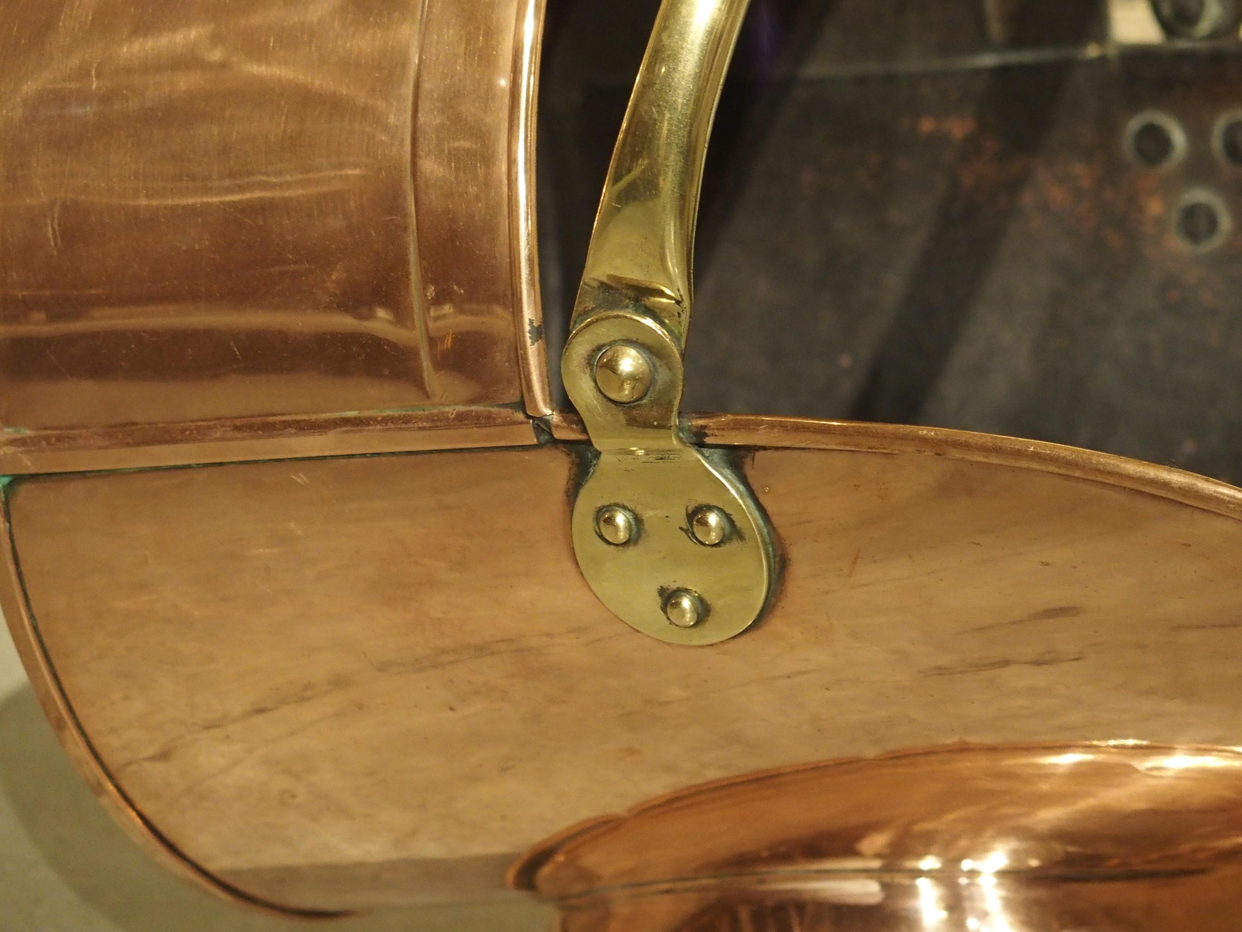 Antique English Copper Coal Scuttle, circa 1900 In Good Condition In Dallas, TX