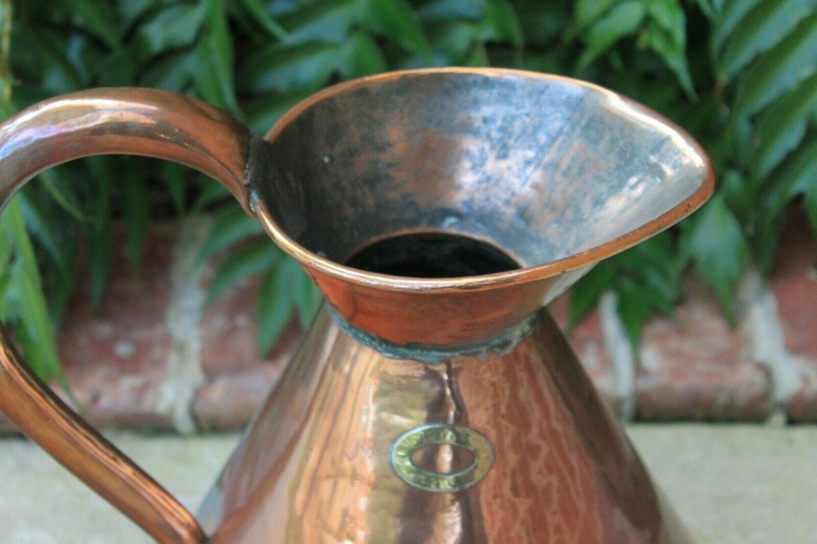 Antique English Copper Flagon Jug Vessel Pitcher Hallmark #2 C. 1900 In Good Condition For Sale In Tyler, TX