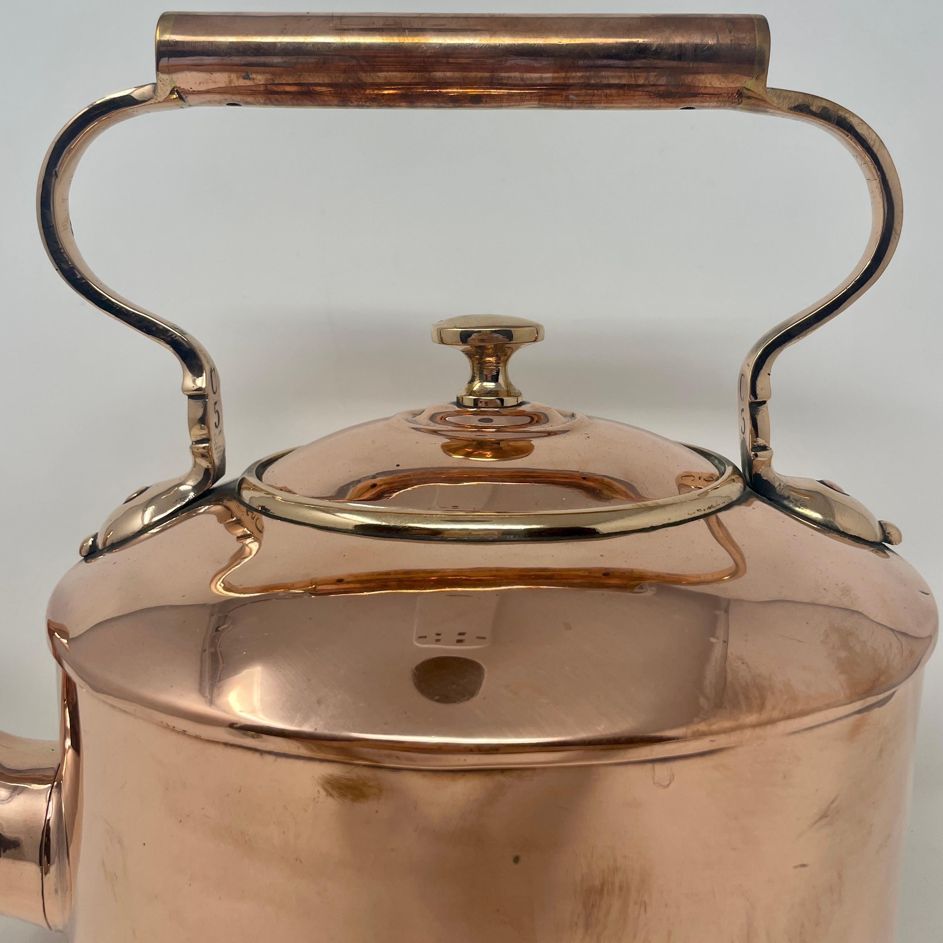 Antique English Copper Tea Kettle, Circa 1860 In Good Condition In New Orleans, LA