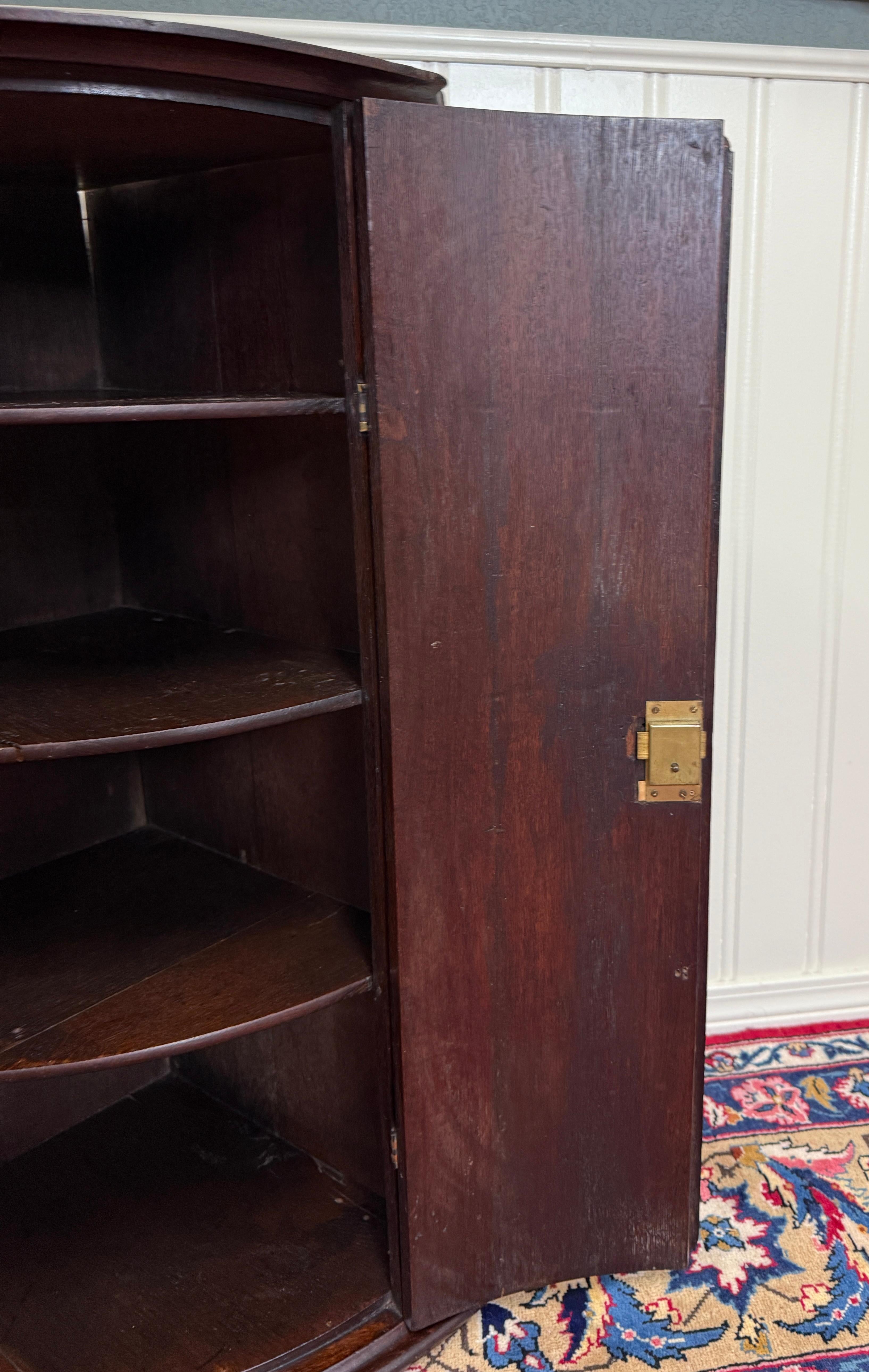 Antike englische Eckschrank geschnitzt Eiche hängenden Wandschrank Lagerung 19C im Angebot 5